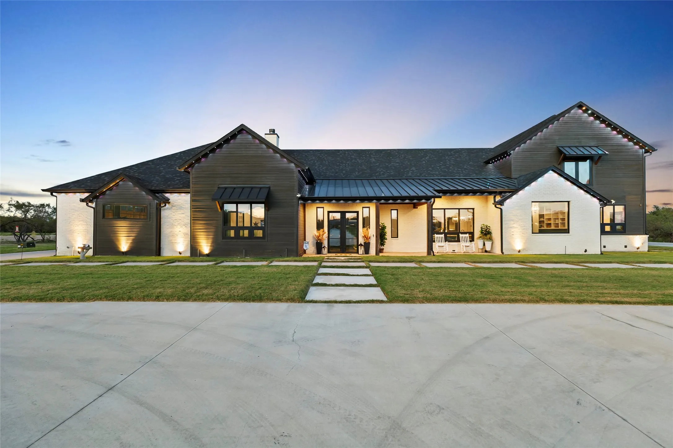 Single Family Residence For Sale in Rockwall County , 531 Highpoint Road, Royse City, Texas 75189, 5 Bedroom, 5 Bathroom, 3 Garage spaces, 8,210 Sqft, built in 2022, mls#21360525, Real Estate Agent in Royse City, Homes For Sale in Rockwall county, Homes For Sale in Royse City, Realtor in Royse City Texas, Real Estate Brokerage Independent Realty Texas, Luminita Cordes Realtor
