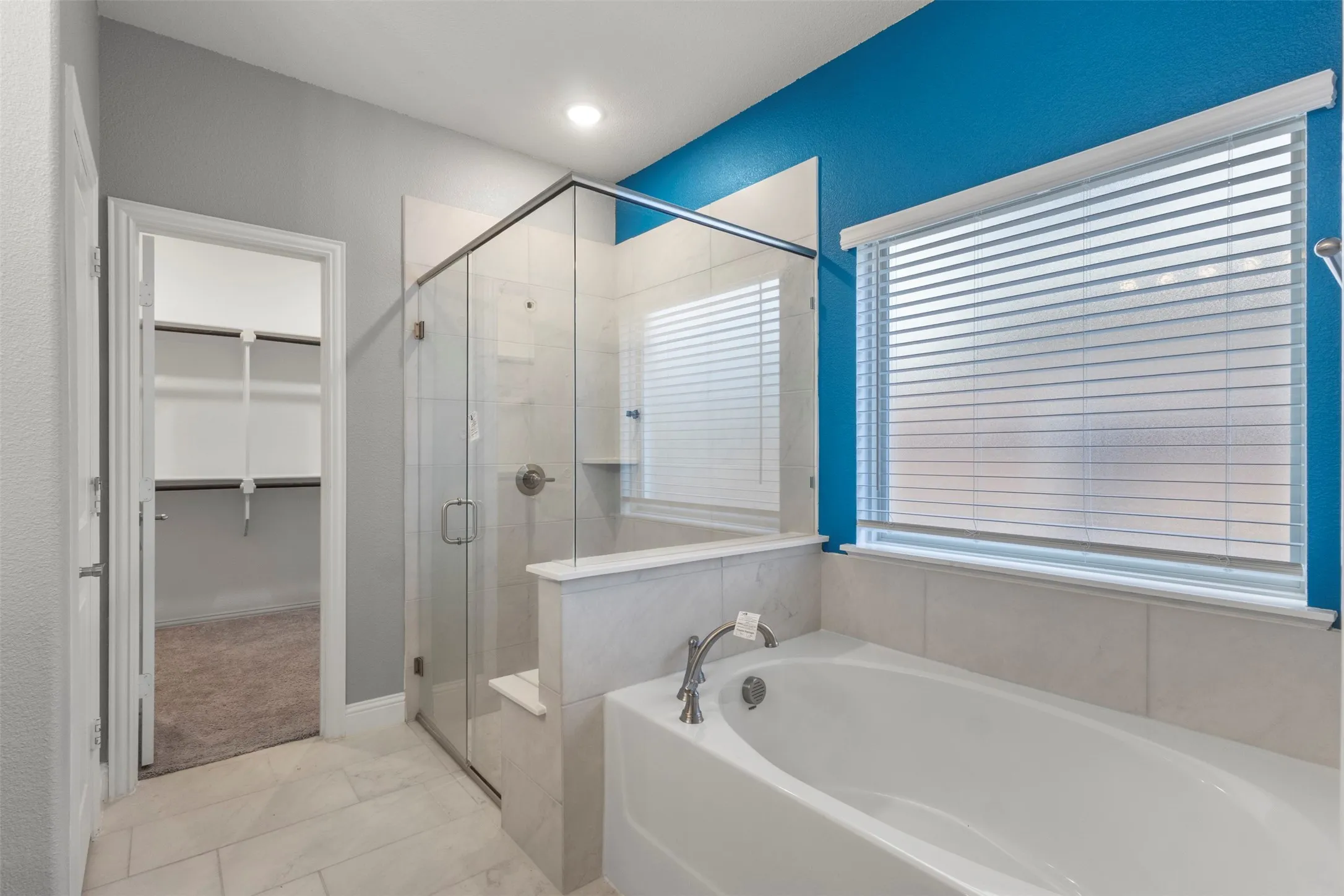 Single Family Residence For Rent in Kaufman County , 3905 Holly Springs Lane, Kaufman, Texas 75142, 5 Bedroom, 4 Bathroom, 2 Garage spaces, 3,260 Sqft, built in 2023, mls#21357050, Real Estate Agent in Kaufman, Homes For Rent in Kaufman county, Homes For Rent in Kaufman, Realtor in Kaufman Texas, Real Estate Brokerage Independent Realty Texas, Luminita Cordes Realtor