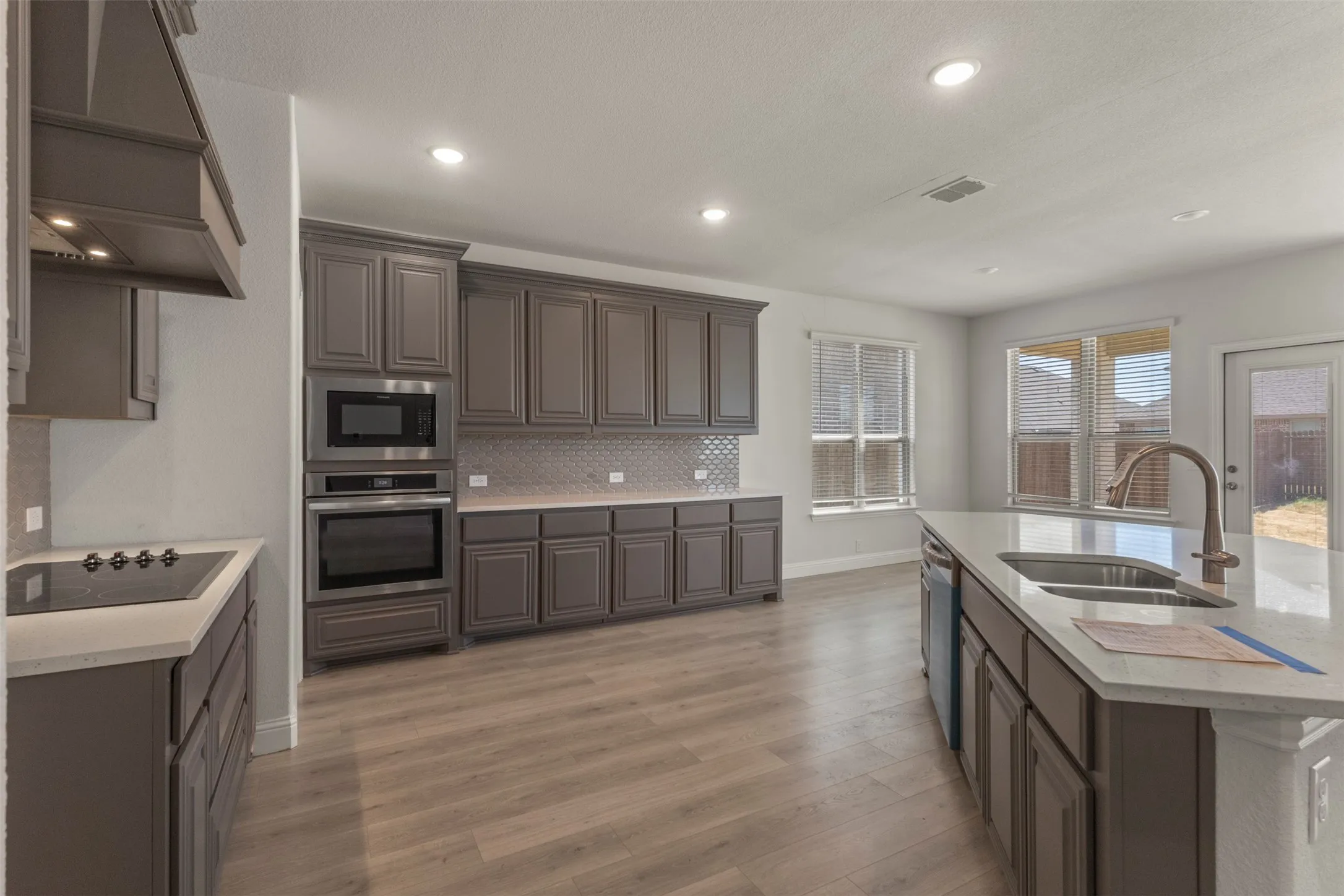 Single Family Residence For Rent in Kaufman County , 3905 Holly Springs Lane, Kaufman, Texas 75142, 5 Bedroom, 4 Bathroom, 2 Garage spaces, 3,260 Sqft, built in 2023, mls#21357050, Real Estate Agent in Kaufman, Homes For Rent in Kaufman county, Homes For Rent in Kaufman, Realtor in Kaufman Texas, Real Estate Brokerage Independent Realty Texas, Luminita Cordes Realtor