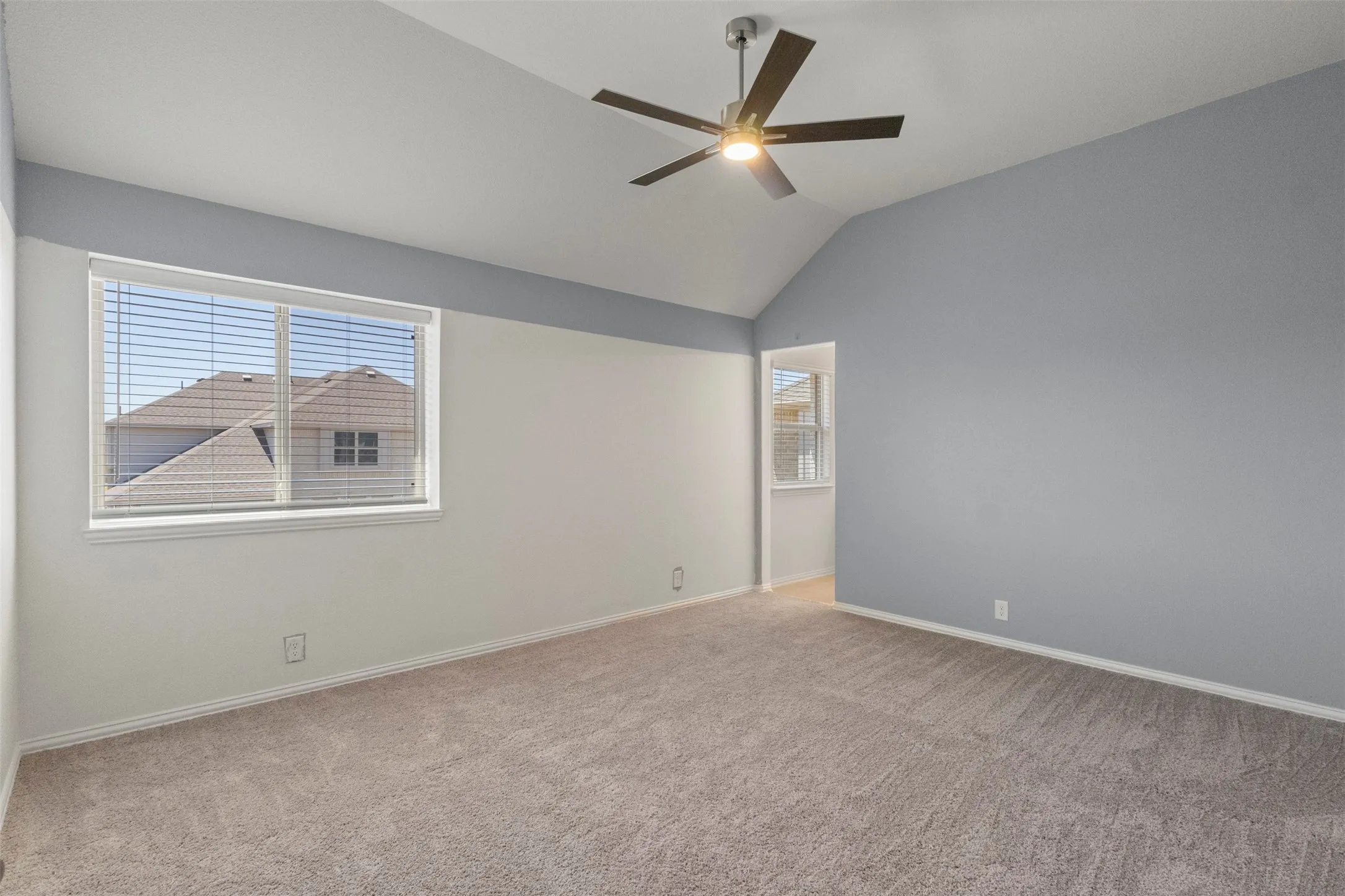 Single Family Residence For Rent in Kaufman County , 3905 Holly Springs Lane, Kaufman, Texas 75142, 5 Bedroom, 4 Bathroom, 2 Garage spaces, 3,260 Sqft, built in 2023, mls#21357050, Real Estate Agent in Kaufman, Homes For Rent in Kaufman county, Homes For Rent in Kaufman, Realtor in Kaufman Texas, Real Estate Brokerage Independent Realty Texas, Luminita Cordes Realtor