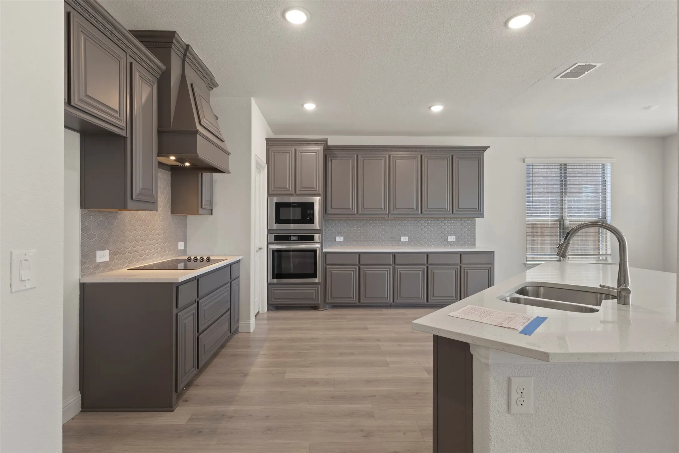 Single Family Residence For Rent in Kaufman County , 3905 Holly Springs Lane, Kaufman, Texas 75142, 5 Bedroom, 4 Bathroom, 2 Garage spaces, 3,260 Sqft, built in 2023, mls#21357050, Real Estate Agent in Kaufman, Homes For Rent in Kaufman county, Homes For Rent in Kaufman, Realtor in Kaufman Texas, Real Estate Brokerage Independent Realty Texas, Luminita Cordes Realtor