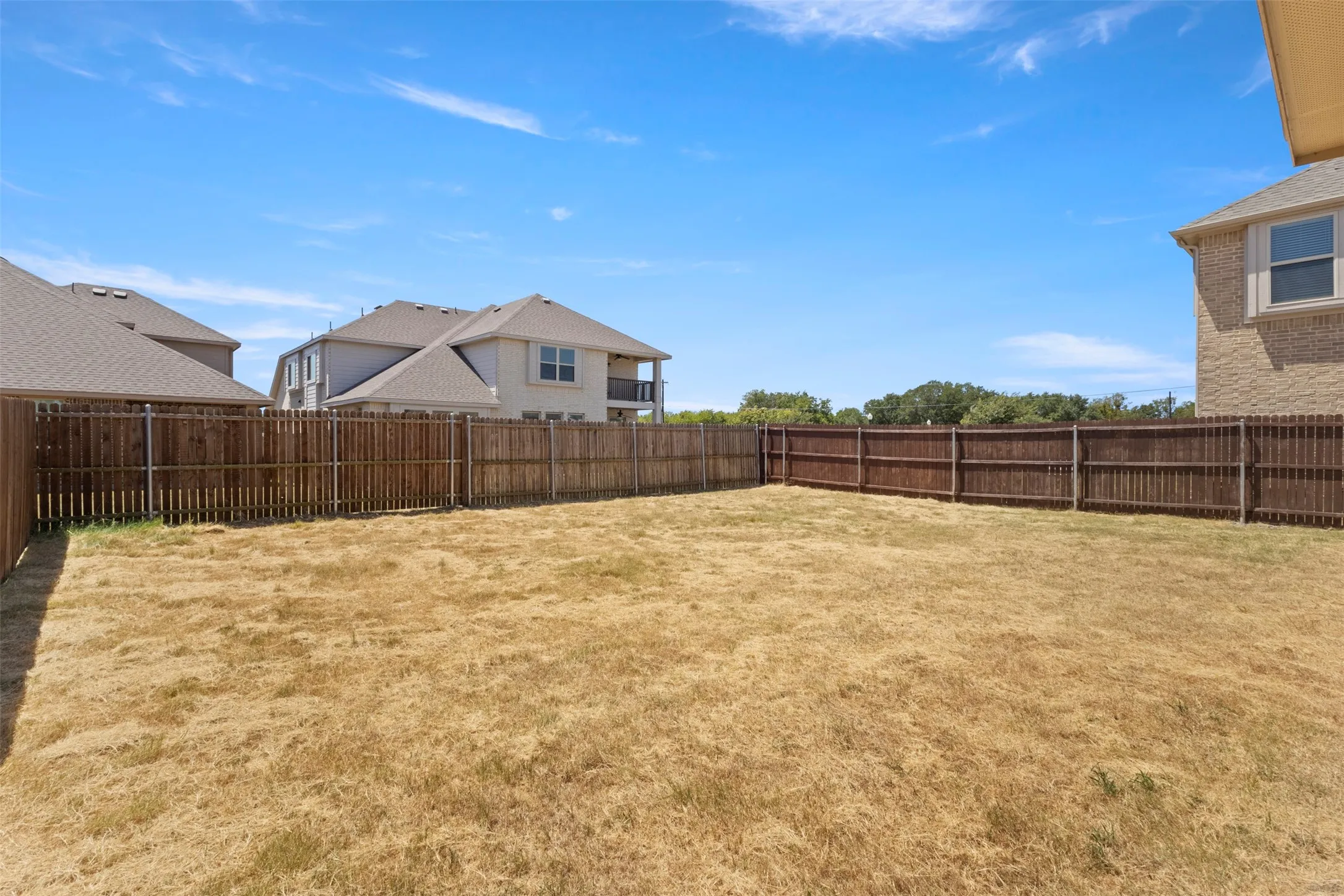 Single Family Residence For Rent in Kaufman County , 3905 Holly Springs Lane, Kaufman, Texas 75142, 5 Bedroom, 4 Bathroom, 2 Garage spaces, 3,260 Sqft, built in 2023, mls#21357050, Real Estate Agent in Kaufman, Homes For Rent in Kaufman county, Homes For Rent in Kaufman, Realtor in Kaufman Texas, Real Estate Brokerage Independent Realty Texas, Luminita Cordes Realtor