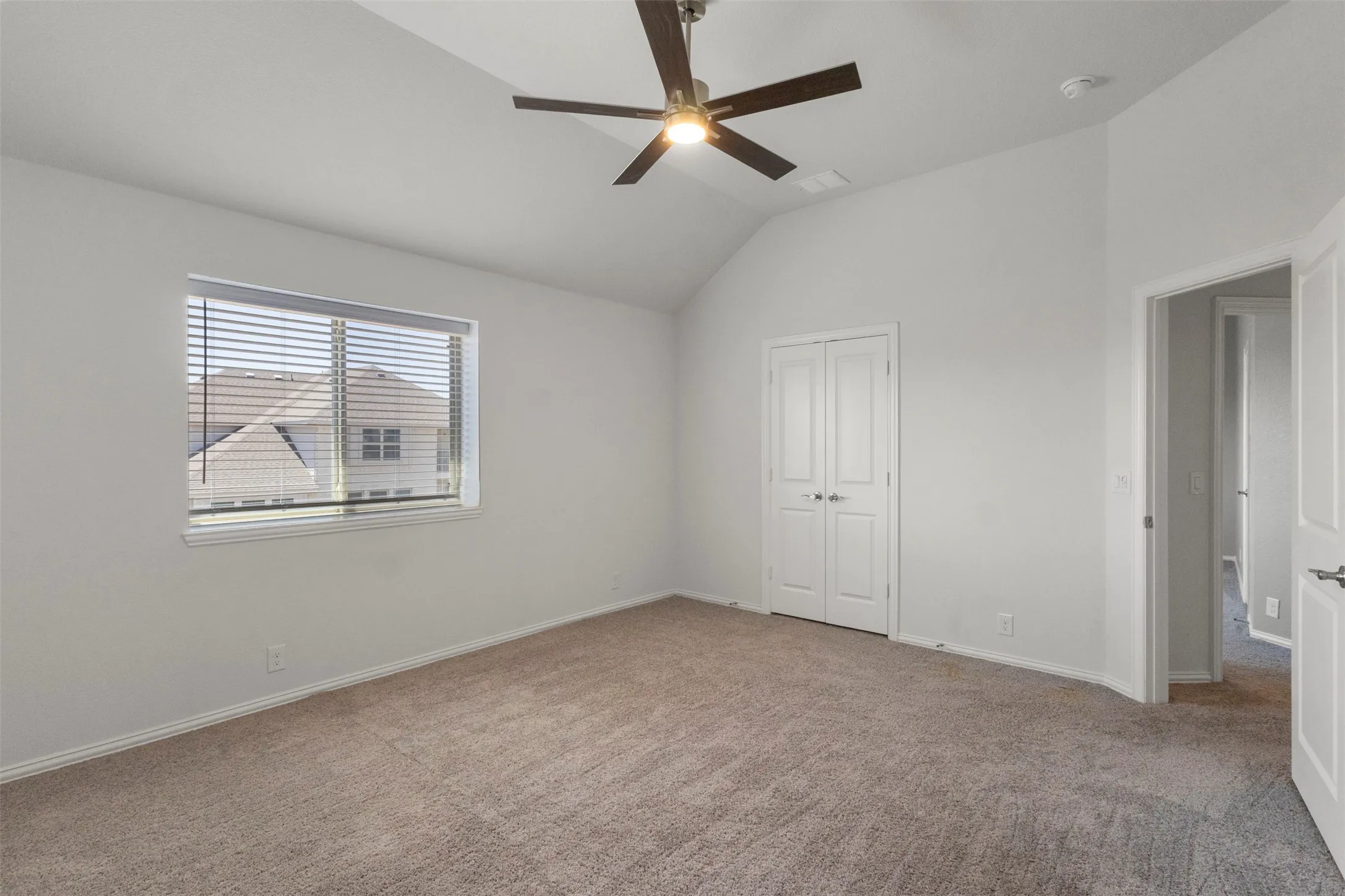 Single Family Residence For Rent in Kaufman County , 3905 Holly Springs Lane, Kaufman, Texas 75142, 5 Bedroom, 4 Bathroom, 2 Garage spaces, 3,260 Sqft, built in 2023, mls#21357050, Real Estate Agent in Kaufman, Homes For Rent in Kaufman county, Homes For Rent in Kaufman, Realtor in Kaufman Texas, Real Estate Brokerage Independent Realty Texas, Luminita Cordes Realtor