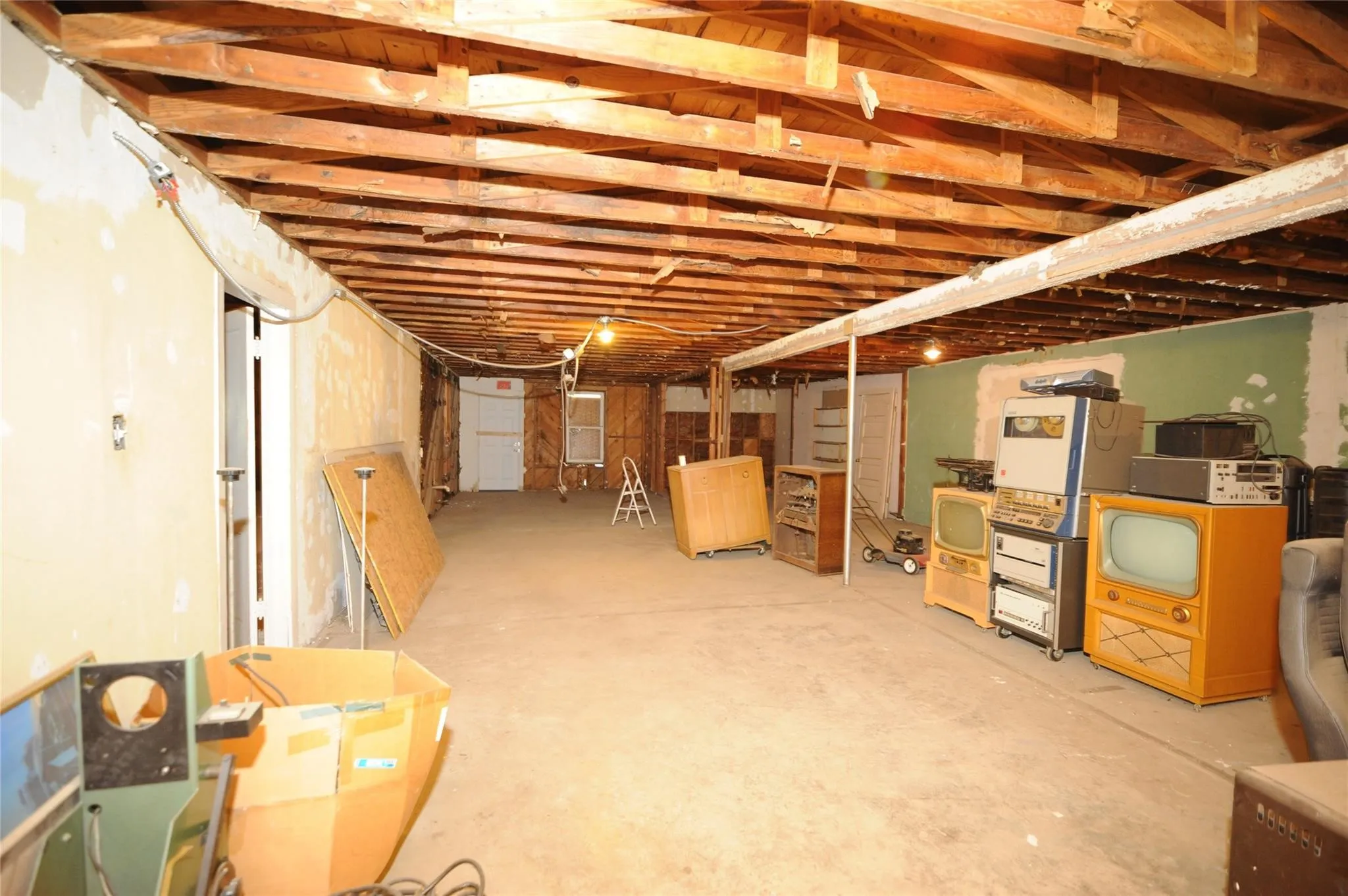 Business For Sale in Grayson County , 631 E Woodard Street, Denison, Texas 75021, 0, 0, Garage spaces, 0 Sqft, built in 1980, mls#21346698, Real Estate Agent in Denison, Homes For Sale in Grayson county, Homes For Sale in Denison, Realtor in Denison Texas, Real Estate Brokerage Independent Realty Texas, Luminita Cordes Realtor