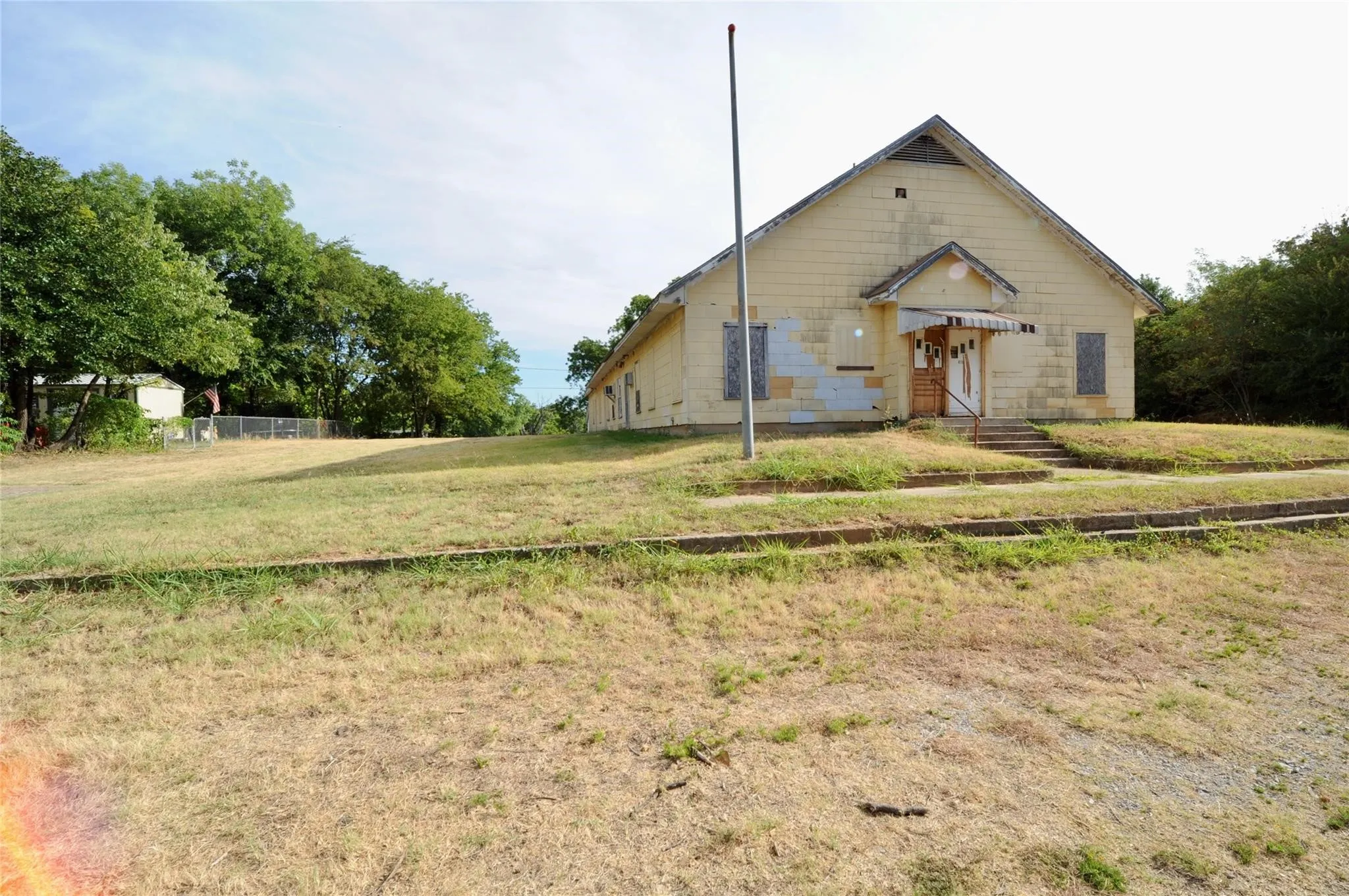 Business For Sale in Grayson County , 631 E Woodard Street, Denison, Texas 75021, 0, 0, Garage spaces, 0 Sqft, built in 1980, mls#21346698, Real Estate Agent in Denison, Homes For Sale in Grayson county, Homes For Sale in Denison, Realtor in Denison Texas, Real Estate Brokerage Independent Realty Texas, Luminita Cordes Realtor