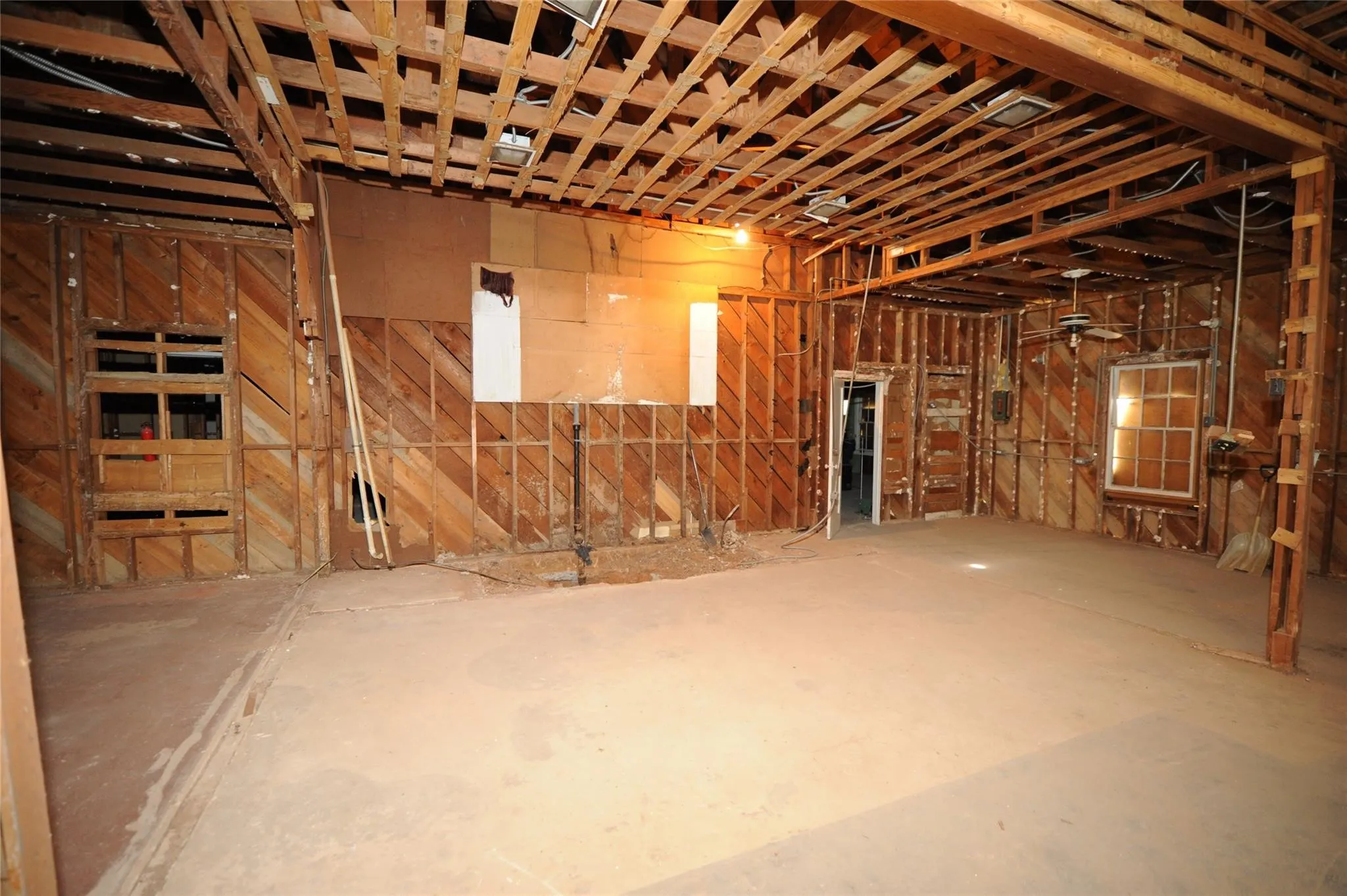 Business For Sale in Grayson County , 631 E Woodard Street, Denison, Texas 75021, 0, 0, Garage spaces, 0 Sqft, built in 1980, mls#21346698, Real Estate Agent in Denison, Homes For Sale in Grayson county, Homes For Sale in Denison, Realtor in Denison Texas, Real Estate Brokerage Independent Realty Texas, Luminita Cordes Realtor