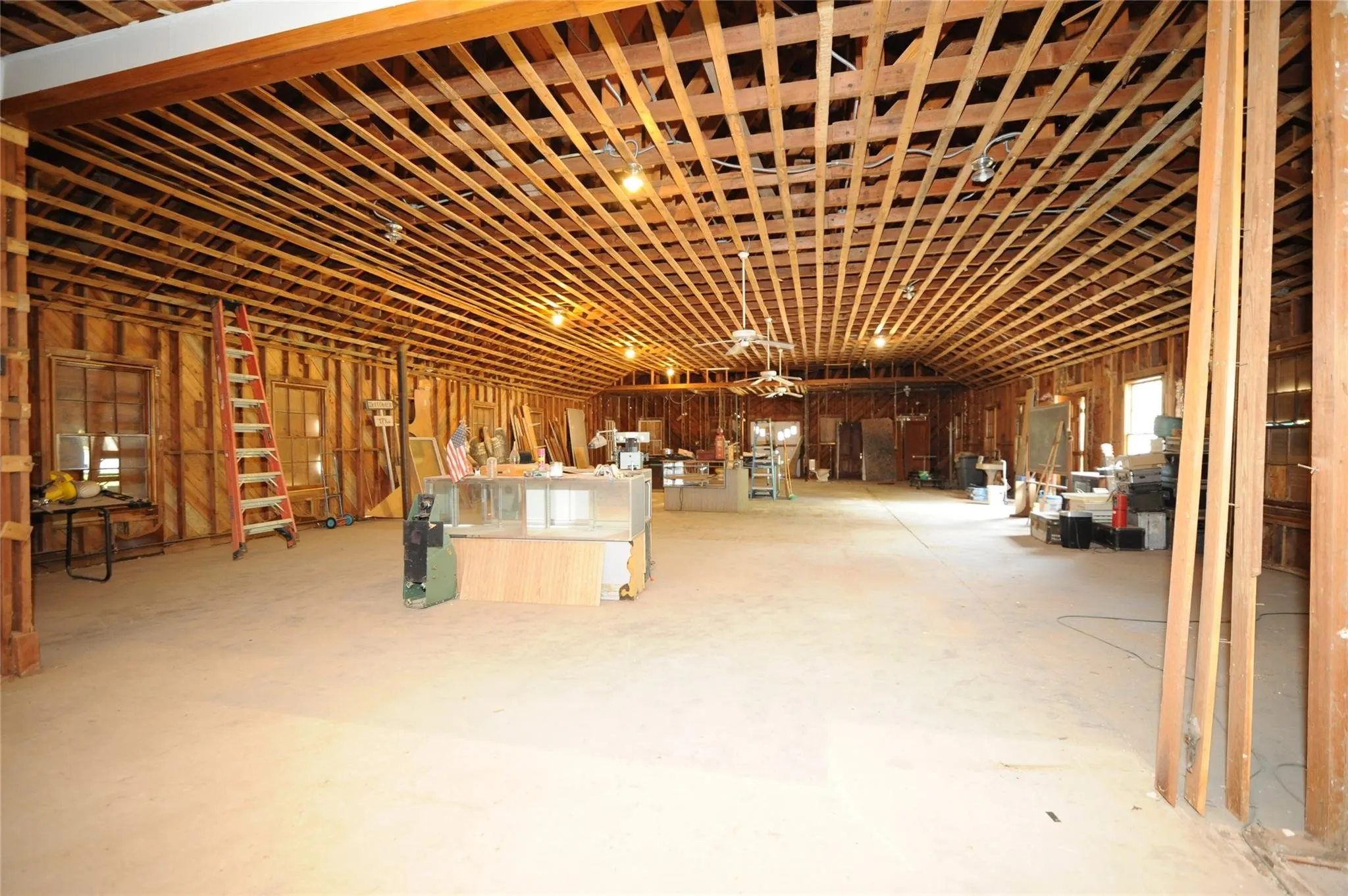 Business For Sale in Grayson County , 631 E Woodard Street, Denison, Texas 75021, 0, 0, Garage spaces, 0 Sqft, built in 1980, mls#21346698, Real Estate Agent in Denison, Homes For Sale in Grayson county, Homes For Sale in Denison, Realtor in Denison Texas, Real Estate Brokerage Independent Realty Texas, Luminita Cordes Realtor