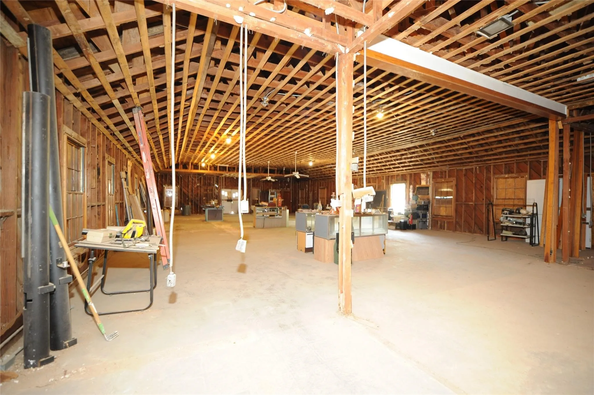 Business For Sale in Grayson County , 631 E Woodard Street, Denison, Texas 75021, 0, 0, Garage spaces, 0 Sqft, built in 1980, mls#21346698, Real Estate Agent in Denison, Homes For Sale in Grayson county, Homes For Sale in Denison, Realtor in Denison Texas, Real Estate Brokerage Independent Realty Texas, Luminita Cordes Realtor