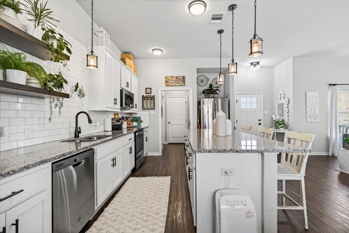 Single Family Residence For Sale in Henderson County , 216 Skiff Drive, Gun Barrel City, Texas 75156, 3 Bedroom, 2 Bathroom, 2 Garage spaces, 1,494 Sqft, built in 2020, mls#21363598, Real Estate Agent in Gun Barrel City, Homes For Sale in Henderson county, Homes For Sale in Gun Barrel City, Realtor in Gun Barrel City Texas, Real Estate Brokerage Independent Realty Texas, Luminita Cordes Realtor