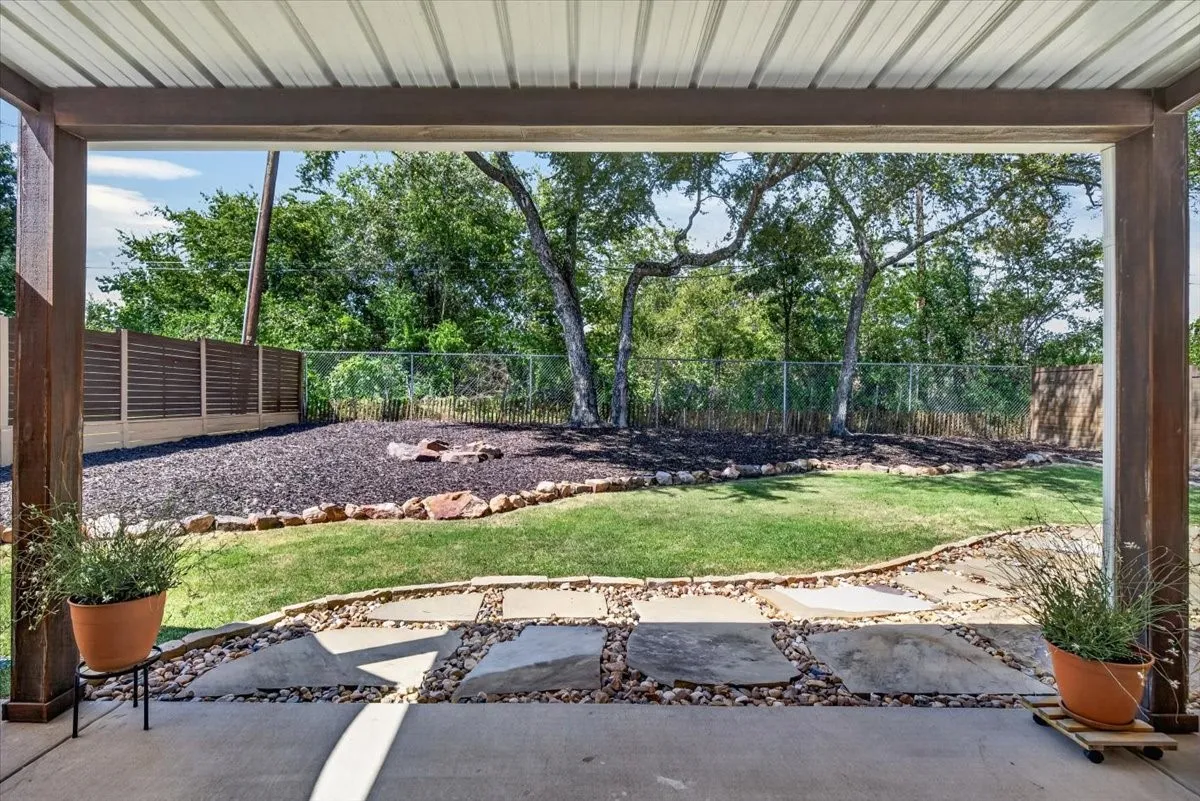 Single Family Residence For Sale in Henderson County , 216 Skiff Drive, Gun Barrel City, Texas 75156, 3 Bedroom, 2 Bathroom, 2 Garage spaces, 1,494 Sqft, built in 2020, mls#21363598, Real Estate Agent in Gun Barrel City, Homes For Sale in Henderson county, Homes For Sale in Gun Barrel City, Realtor in Gun Barrel City Texas, Real Estate Brokerage Independent Realty Texas, Luminita Cordes Realtor