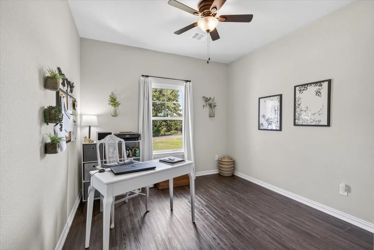 Single Family Residence For Sale in Henderson County , 216 Skiff Drive, Gun Barrel City, Texas 75156, 3 Bedroom, 2 Bathroom, 2 Garage spaces, 1,494 Sqft, built in 2020, mls#21363598, Real Estate Agent in Gun Barrel City, Homes For Sale in Henderson county, Homes For Sale in Gun Barrel City, Realtor in Gun Barrel City Texas, Real Estate Brokerage Independent Realty Texas, Luminita Cordes Realtor