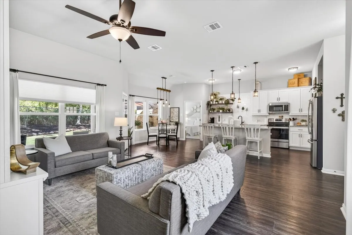 Single Family Residence For Sale in Henderson County , 216 Skiff Drive, Gun Barrel City, Texas 75156, 3 Bedroom, 2 Bathroom, 2 Garage spaces, 1,494 Sqft, built in 2020, mls#21363598, Real Estate Agent in Gun Barrel City, Homes For Sale in Henderson county, Homes For Sale in Gun Barrel City, Realtor in Gun Barrel City Texas, Real Estate Brokerage Independent Realty Texas, Luminita Cordes Realtor