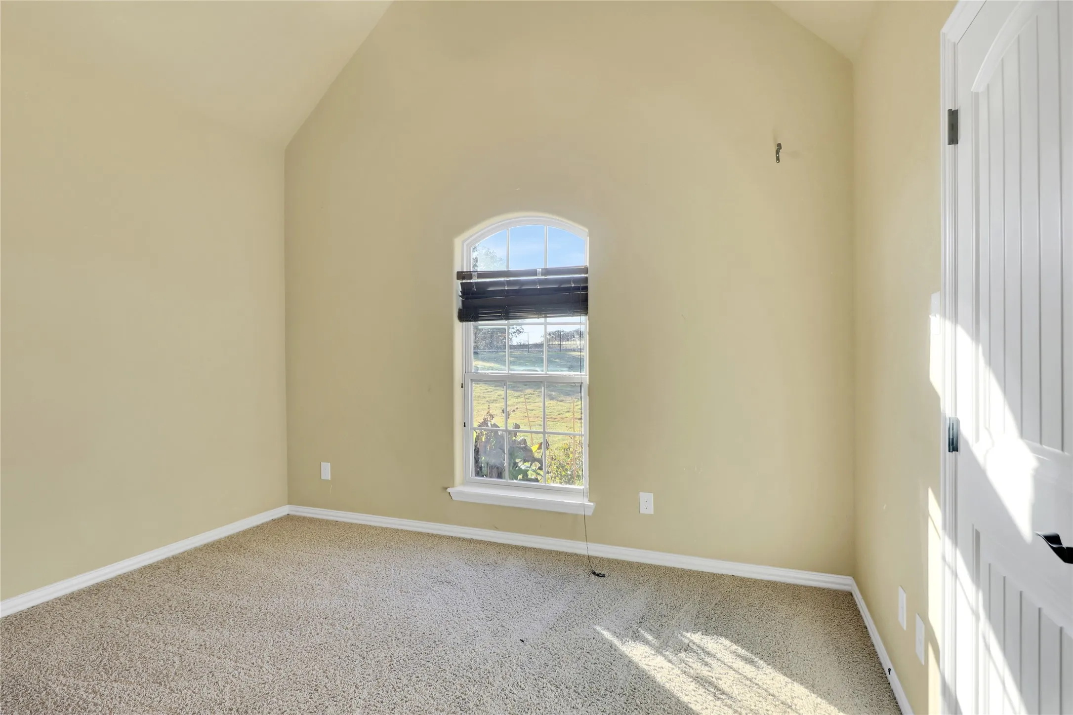 Single Family Residence For Rent in Parker County , 694 Jennings Lane, Azle, Texas 76020, 5 Bedroom, 2 Bathroom, 2 Garage spaces, 2,229 Sqft, built in 2015, Price $3,950, mls#21363870, Real Estate Agent in Azle, Homes For Rent in Parker county, Homes For Rent in Azle, Realtor in Azle Texas, Real Estate Brokerage Independent Realty Texas, Luminita Cordes Realtor