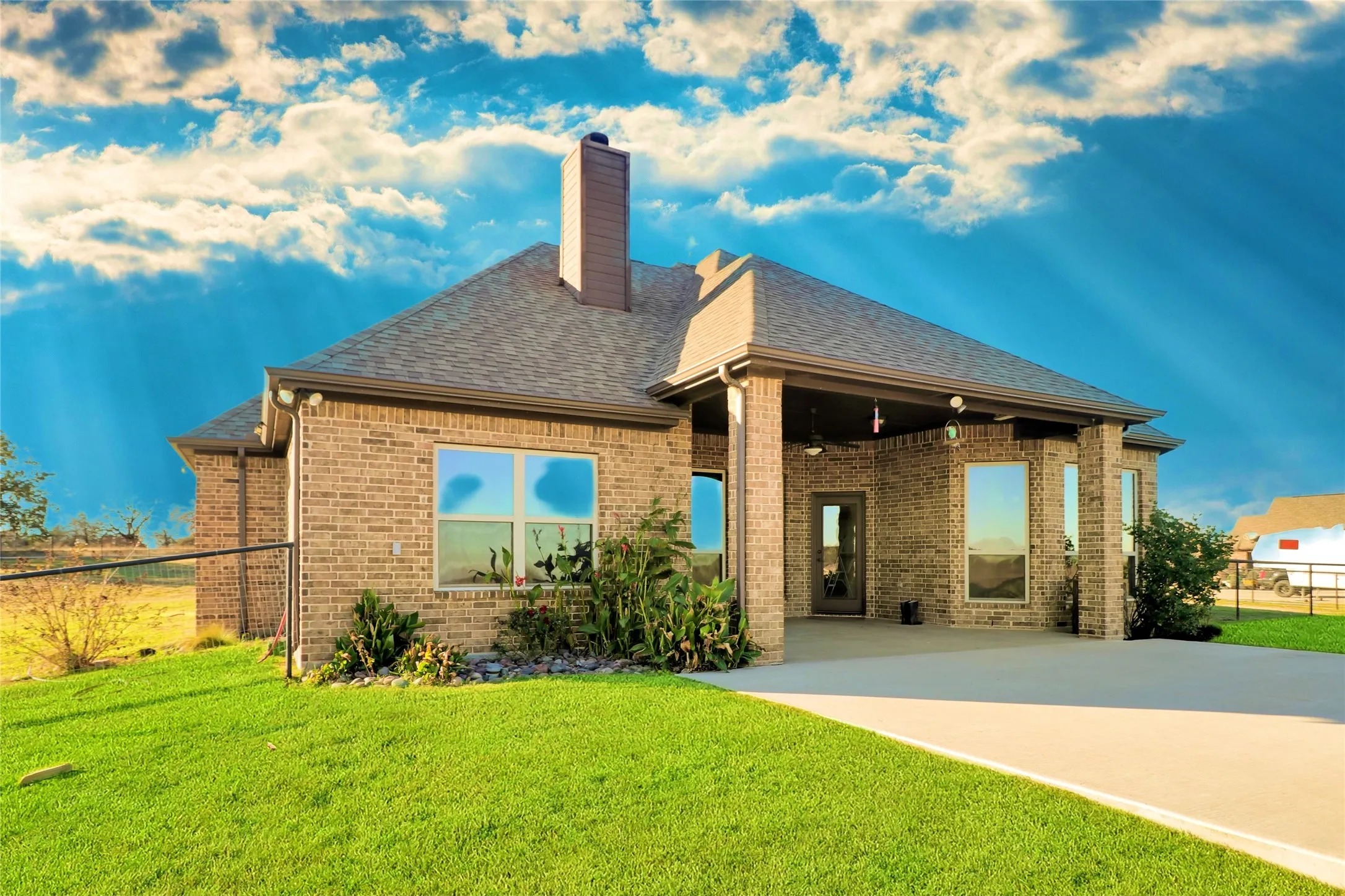 Single Family Residence For Rent in Parker County , 694 Jennings Lane, Azle, Texas 76020, 5 Bedroom, 2 Bathroom, 2 Garage spaces, 2,229 Sqft, built in 2015, Price $3,950, mls#21363870, Real Estate Agent in Azle, Homes For Rent in Parker county, Homes For Rent in Azle, Realtor in Azle Texas, Real Estate Brokerage Independent Realty Texas, Luminita Cordes Realtor