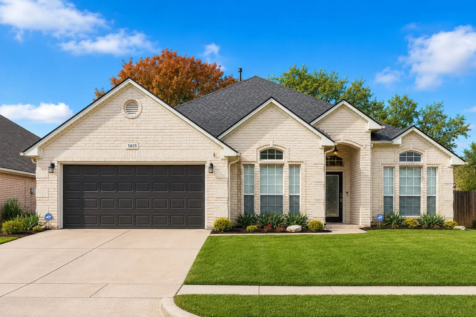 Single Family Residence For Sale in Tarrant County , 5825 Echo Bluff Drive, Haltom City, Texas 76137, 3 Bedroom, 2 Bathroom, 2 Garage spaces, 2,400 Sqft, built in 1998, mls#21356661, Real Estate Agent in Haltom City, Homes For Sale in Tarrant county, Homes For Sale in Haltom City, Realtor in Haltom City Texas, Real Estate Brokerage Independent Realty Texas, Luminita Cordes Realtor