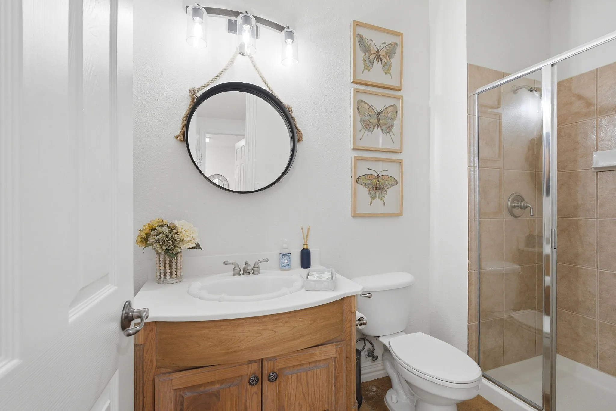 Single Family Residence For Sale in Collin County , 1903 Lorraine Avenue, Allen, Texas 75002, 4 Bedroom, 4 Bathroom, 3 Garage spaces, 4,217 Sqft, built in 2001, mls#21361225, Real Estate Agent in Allen, Homes For Sale in Collin county, Homes For Sale in Allen, Realtor in Allen Texas, Real Estate Brokerage Independent Realty Texas, Luminita Cordes Realtor