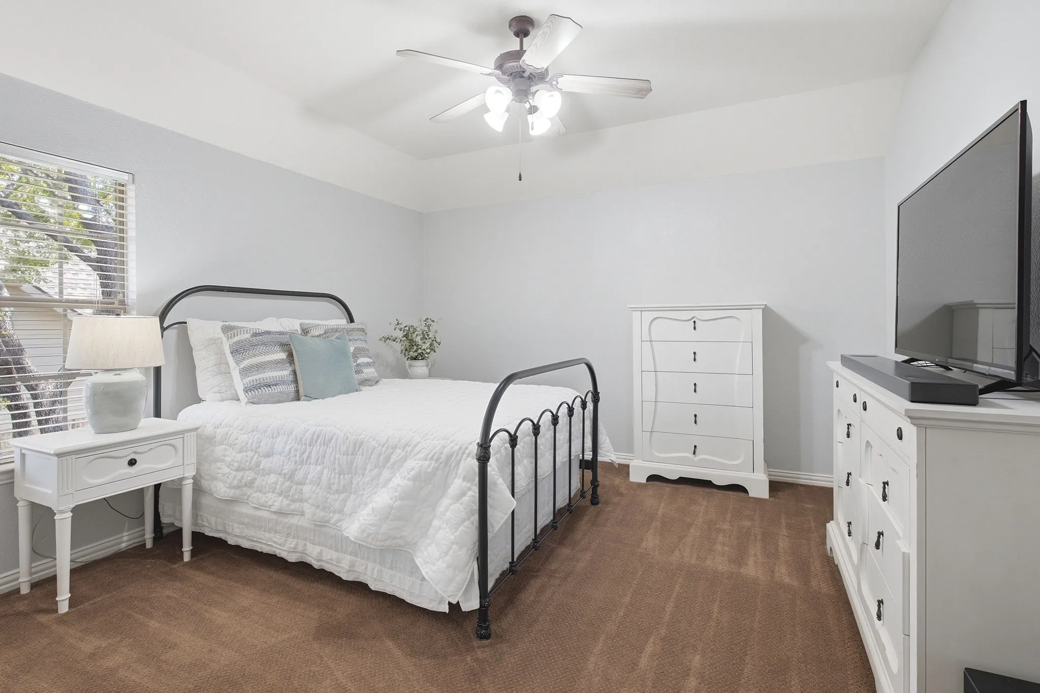 Single Family Residence For Sale in Collin County , 1903 Lorraine Avenue, Allen, Texas 75002, 4 Bedroom, 4 Bathroom, 3 Garage spaces, 4,217 Sqft, built in 2001, mls#21361225, Real Estate Agent in Allen, Homes For Sale in Collin county, Homes For Sale in Allen, Realtor in Allen Texas, Real Estate Brokerage Independent Realty Texas, Luminita Cordes Realtor