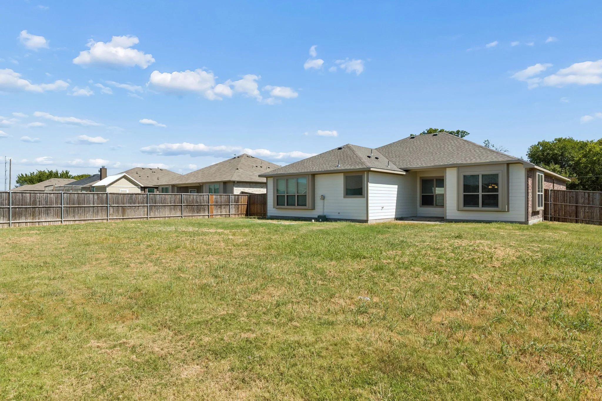 Single Family Residence For Sale in Collin County , 461 Kerens Street, Nevada, Texas 75173, 3 Bedroom, 2 Bathroom, 2 Garage spaces, 1,913 Sqft, built in 2019, mls#21358052, Real Estate Agent in Nevada, Homes For Sale in Collin county, Homes For Sale in Nevada, Realtor in Nevada Texas, Real Estate Brokerage Independent Realty Texas, Luminita Cordes Realtor