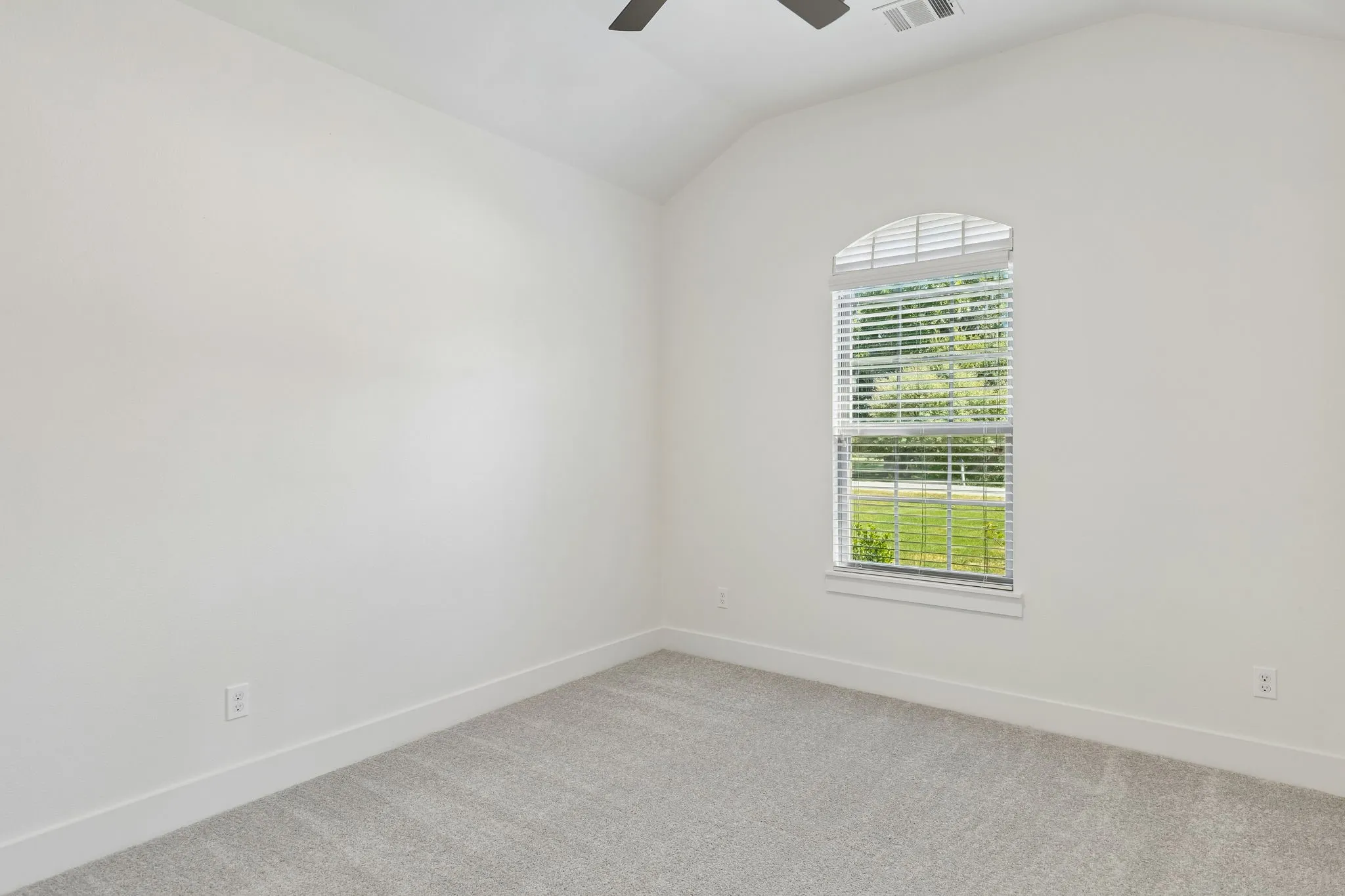 Single Family Residence For Sale in Collin County , 461 Kerens Street, Nevada, Texas 75173, 3 Bedroom, 2 Bathroom, 2 Garage spaces, 1,913 Sqft, built in 2019, mls#21358052, Real Estate Agent in Nevada, Homes For Sale in Collin county, Homes For Sale in Nevada, Realtor in Nevada Texas, Real Estate Brokerage Independent Realty Texas, Luminita Cordes Realtor