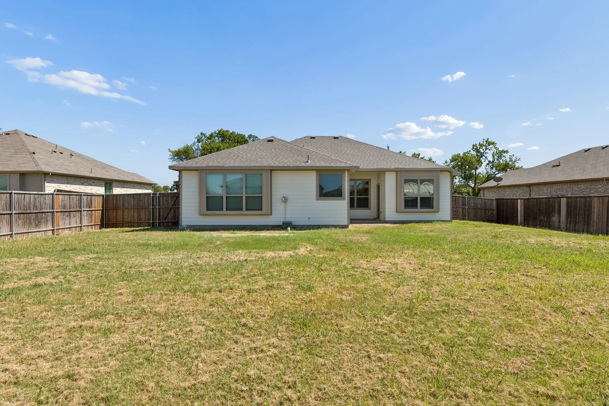 Single Family Residence For Sale in Collin County , 461 Kerens Street, Nevada, Texas 75173, 3 Bedroom, 2 Bathroom, 2 Garage spaces, 1,913 Sqft, built in 2019, mls#21358052, Real Estate Agent in Nevada, Homes For Sale in Collin county, Homes For Sale in Nevada, Realtor in Nevada Texas, Real Estate Brokerage Independent Realty Texas, Luminita Cordes Realtor
