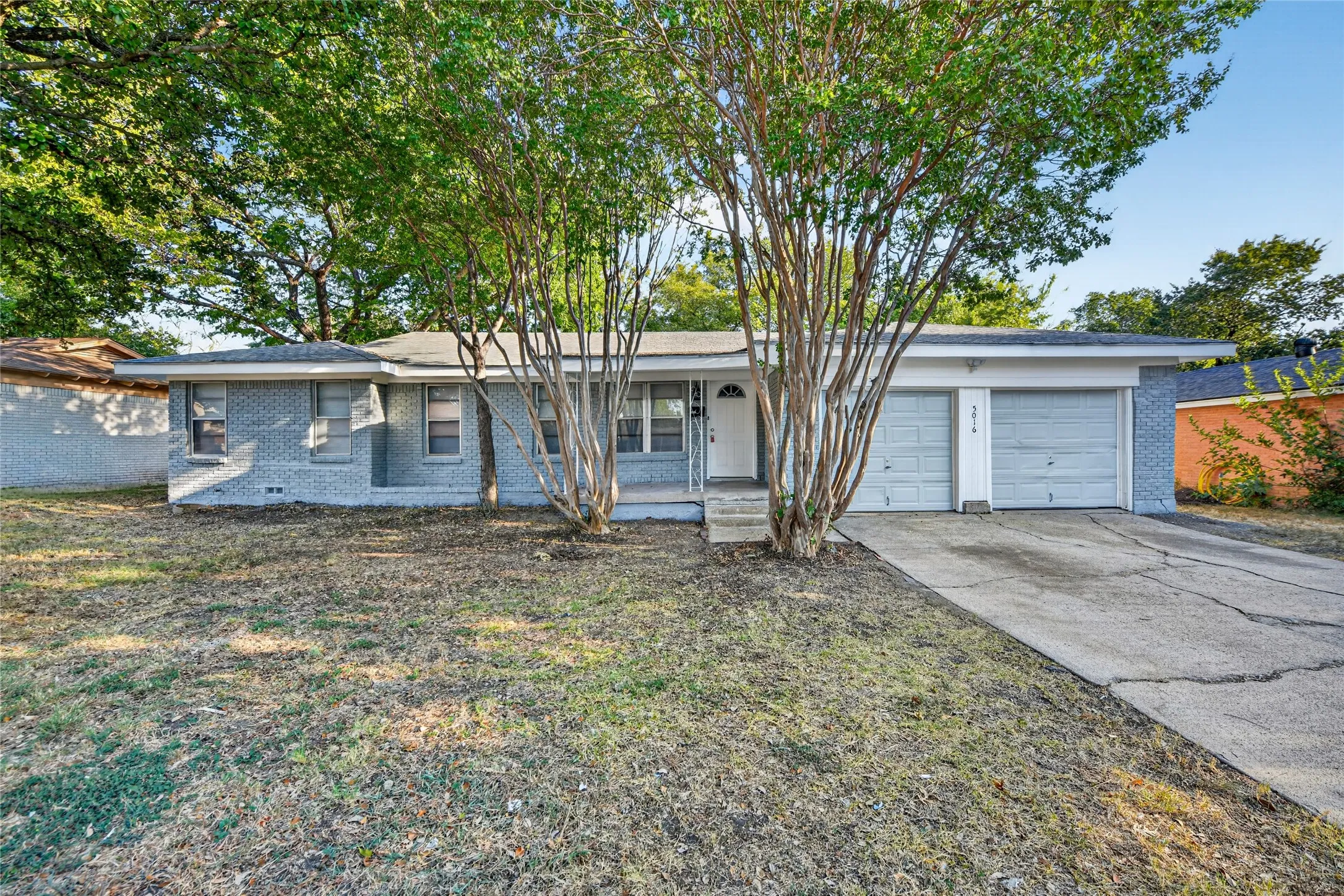 Single Family Residence For Rent in Tarrant County , 5016 Sabelle Lane, Haltom City, Texas 76117, 3 Bedroom, 2 Bathroom, 2 Garage spaces, 1,430 Sqft, built in 1957, mls#21363958, Real Estate Agent in Haltom City, Homes For Rent in Tarrant county, Homes For Rent in Haltom City, Realtor in Haltom City Texas, Real Estate Brokerage Independent Realty Texas, Luminita Cordes Realtor