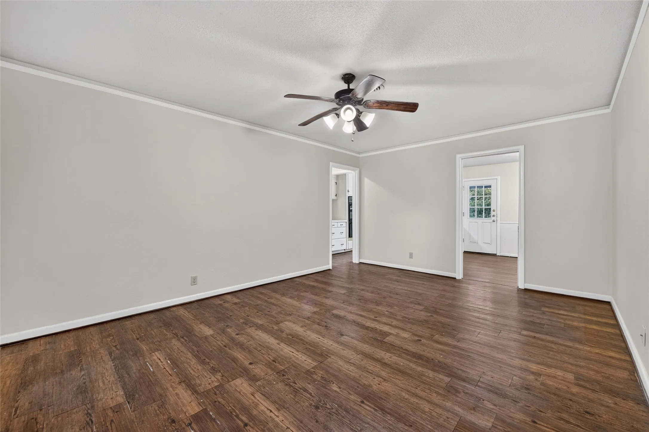 Single Family Residence For Rent in Tarrant County , 5016 Sabelle Lane, Haltom City, Texas 76117, 3 Bedroom, 2 Bathroom, 2 Garage spaces, 1,430 Sqft, built in 1957, mls#21363958, Real Estate Agent in Haltom City, Homes For Rent in Tarrant county, Homes For Rent in Haltom City, Realtor in Haltom City Texas, Real Estate Brokerage Independent Realty Texas, Luminita Cordes Realtor