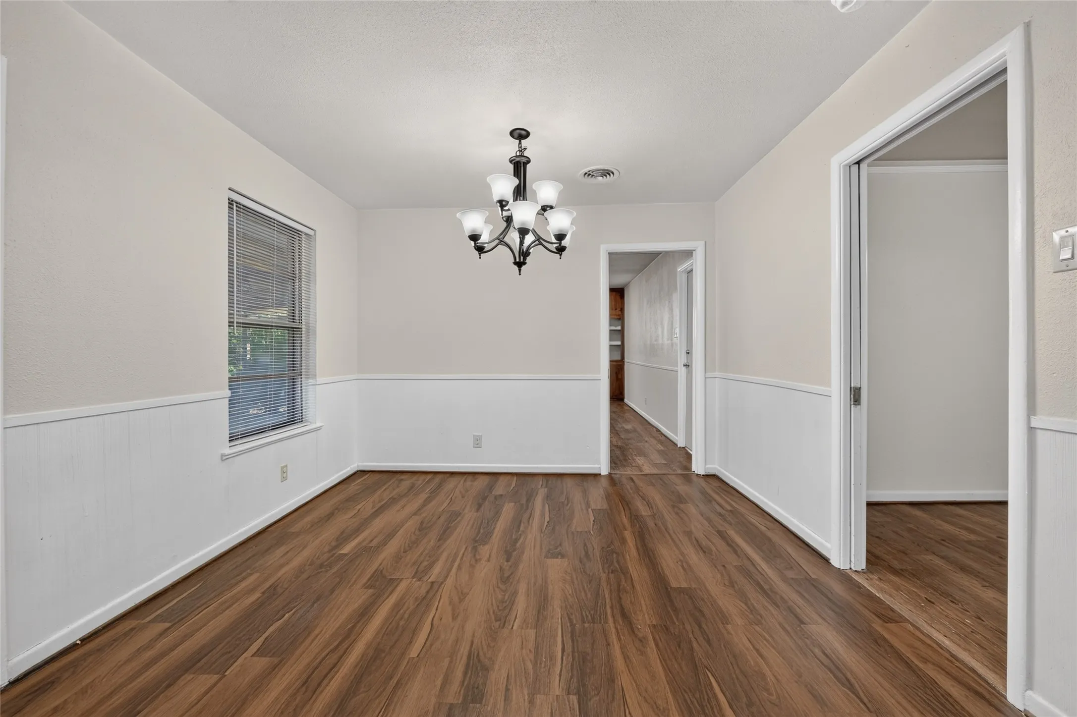 Single Family Residence For Rent in Tarrant County , 5016 Sabelle Lane, Haltom City, Texas 76117, 3 Bedroom, 2 Bathroom, 2 Garage spaces, 1,430 Sqft, built in 1957, mls#21363958, Real Estate Agent in Haltom City, Homes For Rent in Tarrant county, Homes For Rent in Haltom City, Realtor in Haltom City Texas, Real Estate Brokerage Independent Realty Texas, Luminita Cordes Realtor
