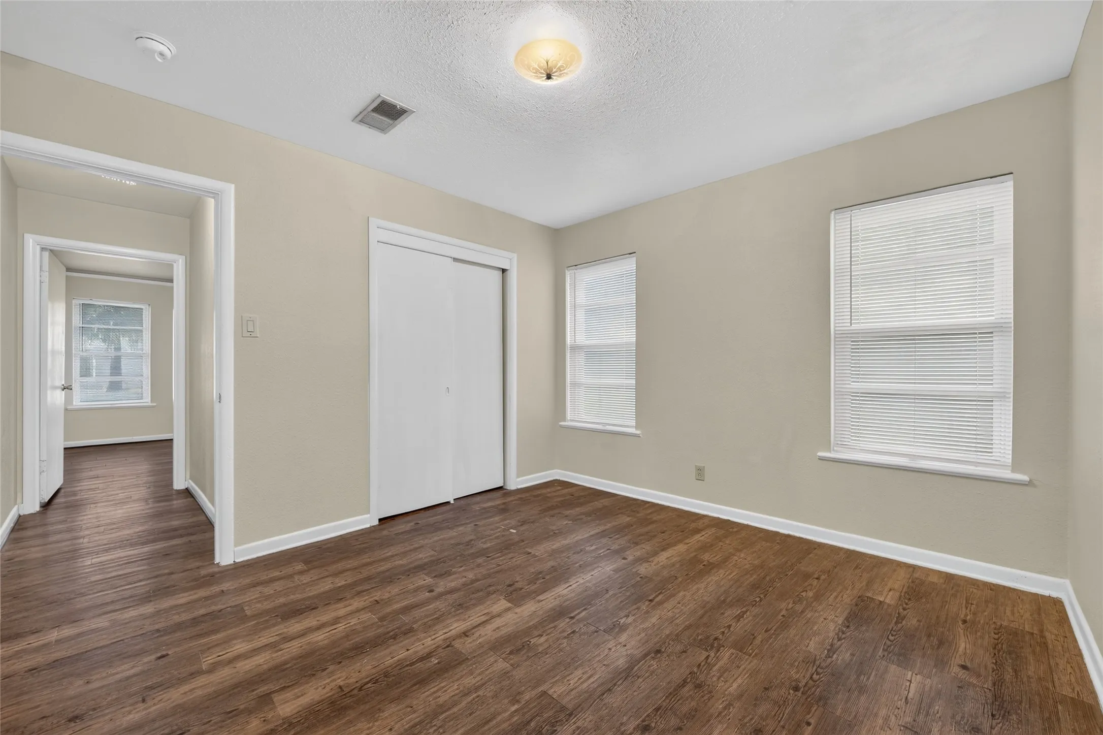 Single Family Residence For Rent in Tarrant County , 5016 Sabelle Lane, Haltom City, Texas 76117, 3 Bedroom, 2 Bathroom, 2 Garage spaces, 1,430 Sqft, built in 1957, mls#21363958, Real Estate Agent in Haltom City, Homes For Rent in Tarrant county, Homes For Rent in Haltom City, Realtor in Haltom City Texas, Real Estate Brokerage Independent Realty Texas, Luminita Cordes Realtor