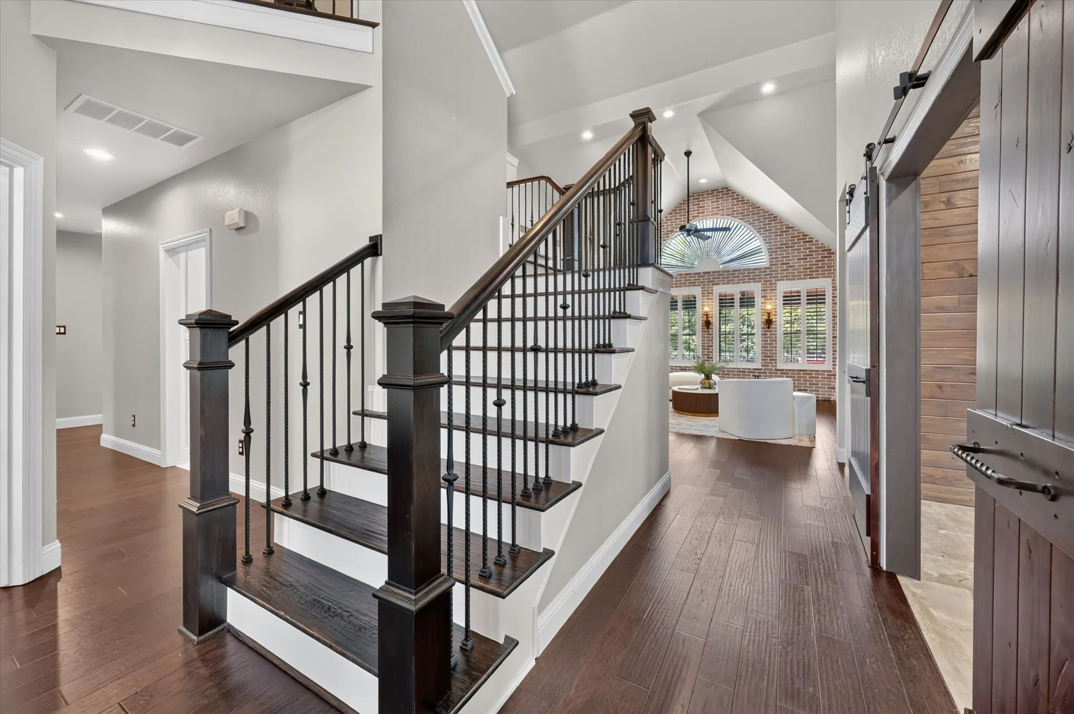 Single Family Residence For Sale in Denton County , 2621 Huntly Lane, Flower Mound, Texas 75022, 4 Bedroom, 4 Bathroom, 3 Garage spaces, 3,467 Sqft, built in 2002, mls#21363065, Real Estate Agent in Flower Mound, Homes For Sale in Denton county, Homes For Sale in Flower Mound, Realtor in Flower Mound Texas, Real Estate Brokerage Independent Realty Texas, Luminita Cordes Realtor