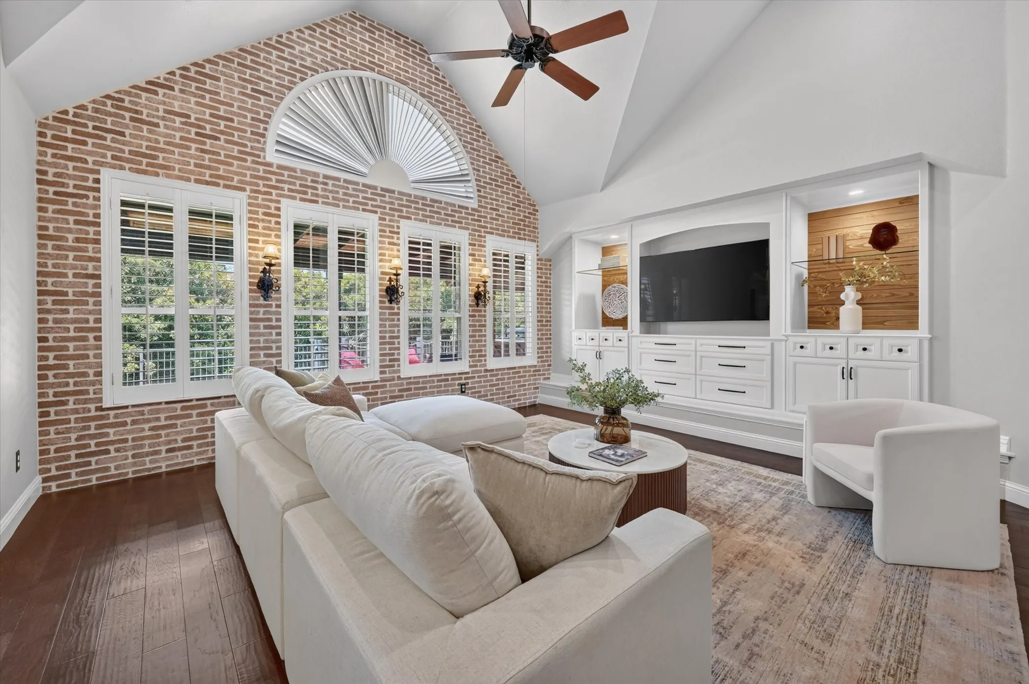 Single Family Residence For Sale in Denton County , 2621 Huntly Lane, Flower Mound, Texas 75022, 4 Bedroom, 4 Bathroom, 3 Garage spaces, 3,467 Sqft, built in 2002, mls#21363065, Real Estate Agent in Flower Mound, Homes For Sale in Denton county, Homes For Sale in Flower Mound, Realtor in Flower Mound Texas, Real Estate Brokerage Independent Realty Texas, Luminita Cordes Realtor