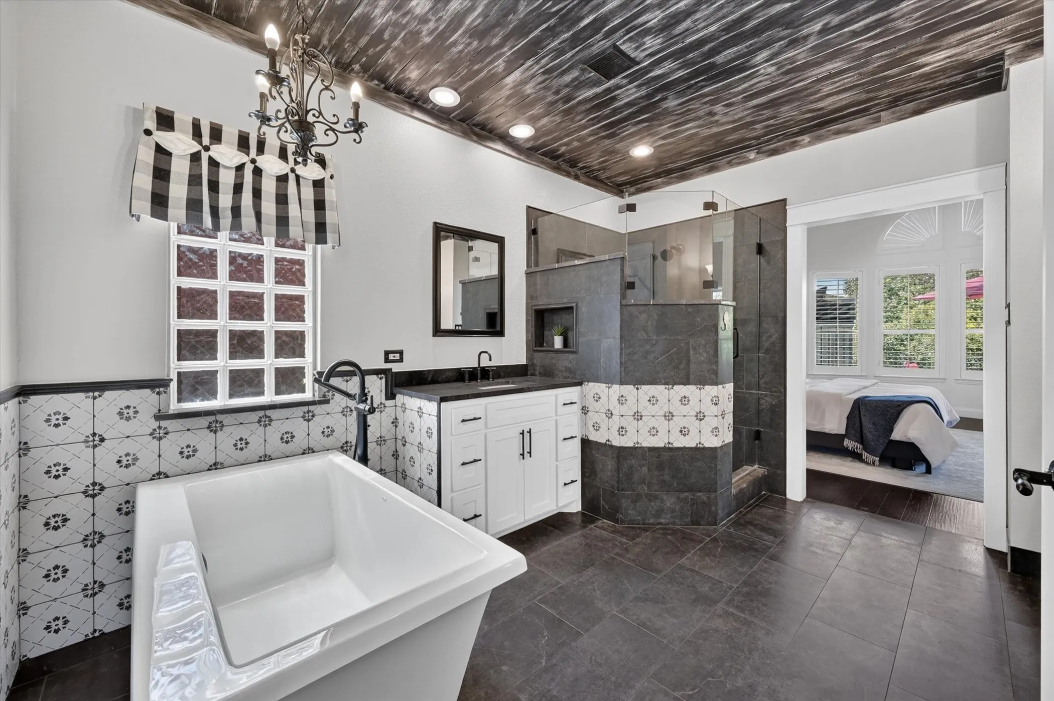 Single Family Residence For Sale in Denton County , 2621 Huntly Lane, Flower Mound, Texas 75022, 4 Bedroom, 4 Bathroom, 3 Garage spaces, 3,467 Sqft, built in 2002, mls#21363065, Real Estate Agent in Flower Mound, Homes For Sale in Denton county, Homes For Sale in Flower Mound, Realtor in Flower Mound Texas, Real Estate Brokerage Independent Realty Texas, Luminita Cordes Realtor