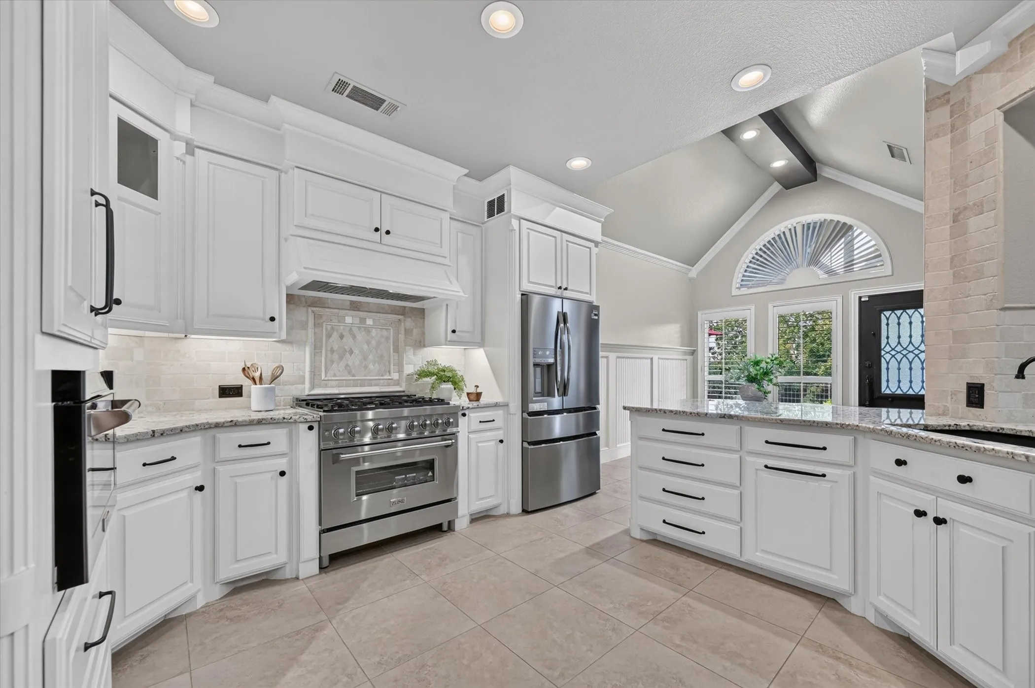 Single Family Residence For Sale in Denton County , 2621 Huntly Lane, Flower Mound, Texas 75022, 4 Bedroom, 4 Bathroom, 3 Garage spaces, 3,467 Sqft, built in 2002, mls#21363065, Real Estate Agent in Flower Mound, Homes For Sale in Denton county, Homes For Sale in Flower Mound, Realtor in Flower Mound Texas, Real Estate Brokerage Independent Realty Texas, Luminita Cordes Realtor