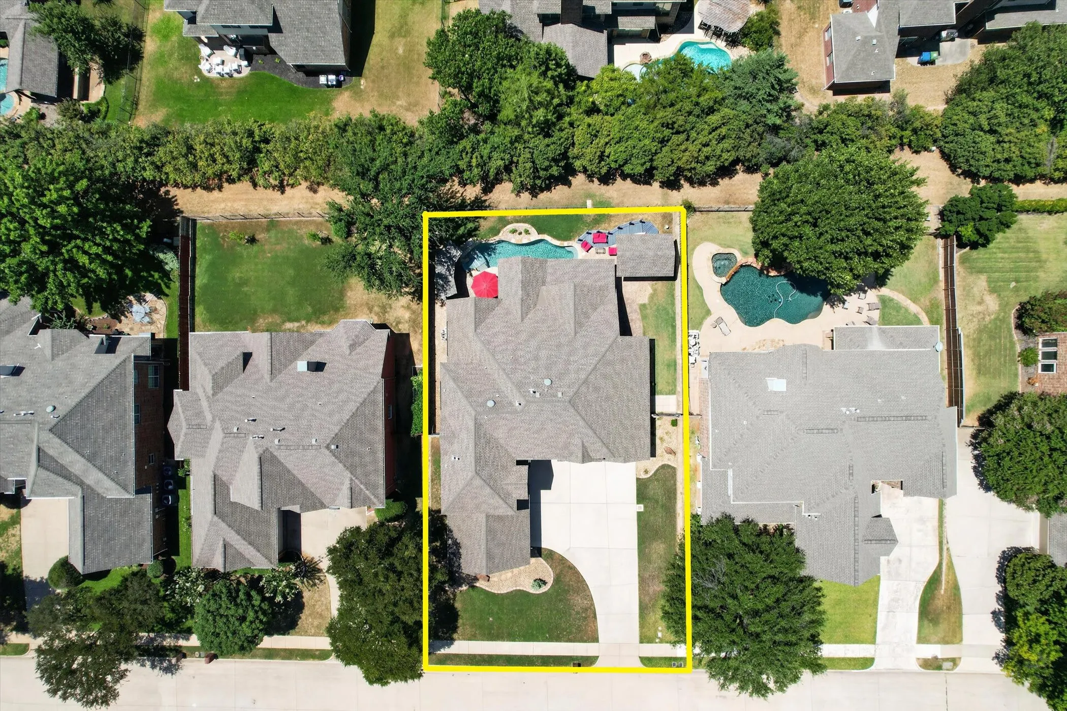 Single Family Residence For Sale in Denton County , 2621 Huntly Lane, Flower Mound, Texas 75022, 4 Bedroom, 4 Bathroom, 3 Garage spaces, 3,467 Sqft, built in 2002, mls#21363065, Real Estate Agent in Flower Mound, Homes For Sale in Denton county, Homes For Sale in Flower Mound, Realtor in Flower Mound Texas, Real Estate Brokerage Independent Realty Texas, Luminita Cordes Realtor