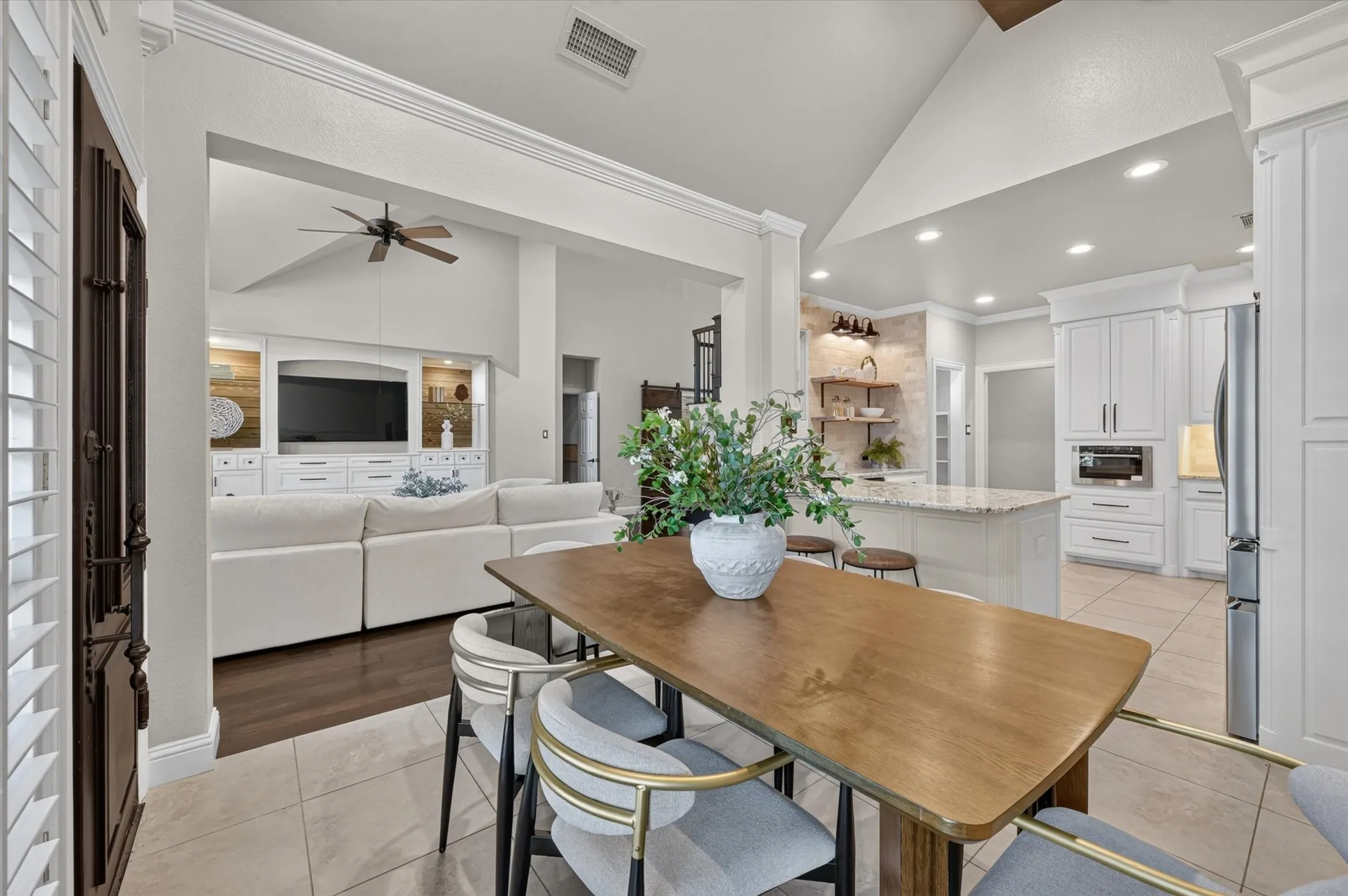 Single Family Residence For Sale in Denton County , 2621 Huntly Lane, Flower Mound, Texas 75022, 4 Bedroom, 4 Bathroom, 3 Garage spaces, 3,467 Sqft, built in 2002, mls#21363065, Real Estate Agent in Flower Mound, Homes For Sale in Denton county, Homes For Sale in Flower Mound, Realtor in Flower Mound Texas, Real Estate Brokerage Independent Realty Texas, Luminita Cordes Realtor