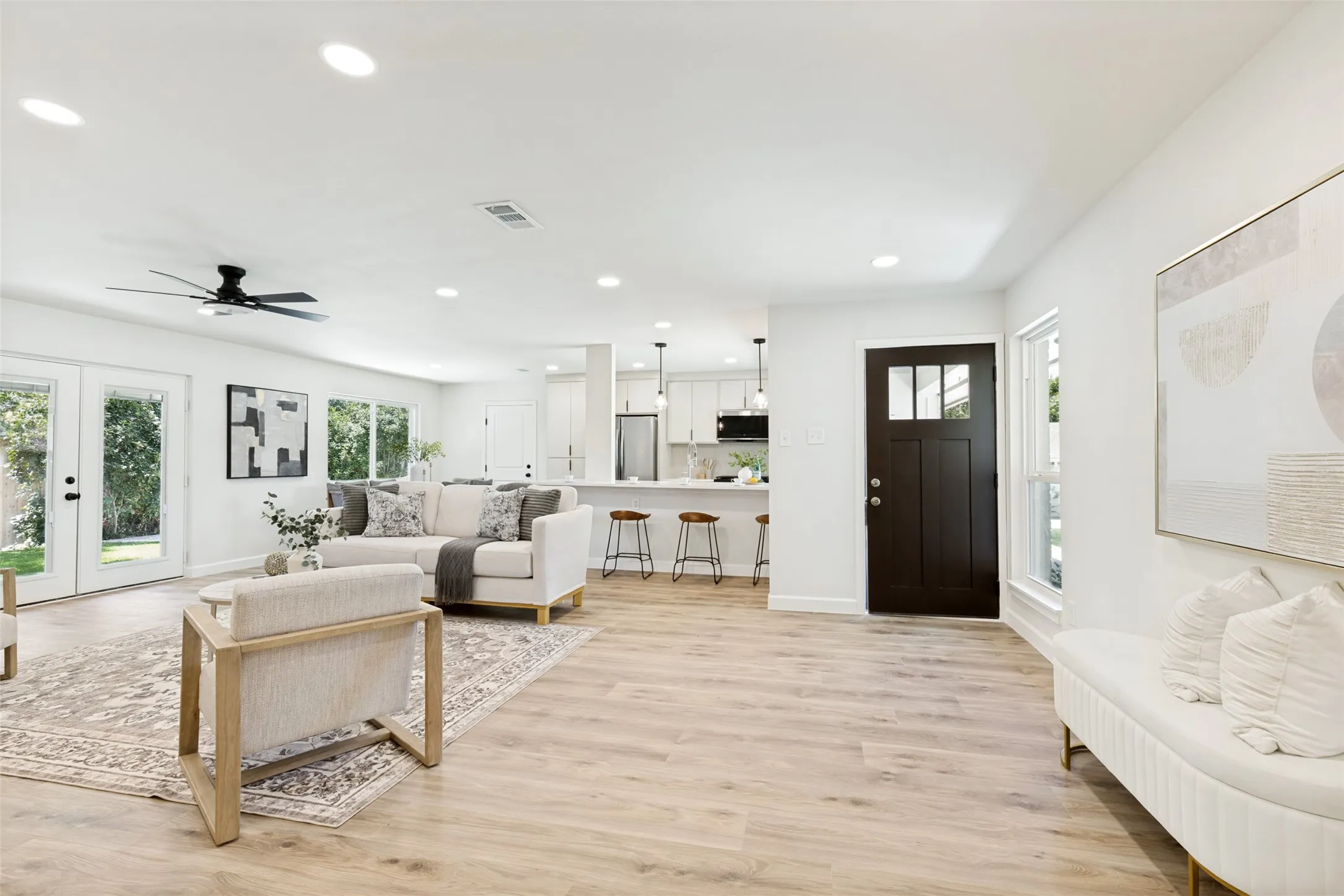 Single Family Residence For Sale in Dallas County , 3550 Ridgeoak Way, Farmers Branch, Texas 75234, 3 Bedroom, 2 Bathroom, 2 Garage spaces, 1,410 Sqft, built in 1959, mls#21363911, Real Estate Agent in Farmers Branch, Homes For Sale in Dallas county, Homes For Sale in Farmers Branch, Realtor in Farmers Branch Texas, Real Estate Brokerage Independent Realty Texas, Luminita Cordes Realtor