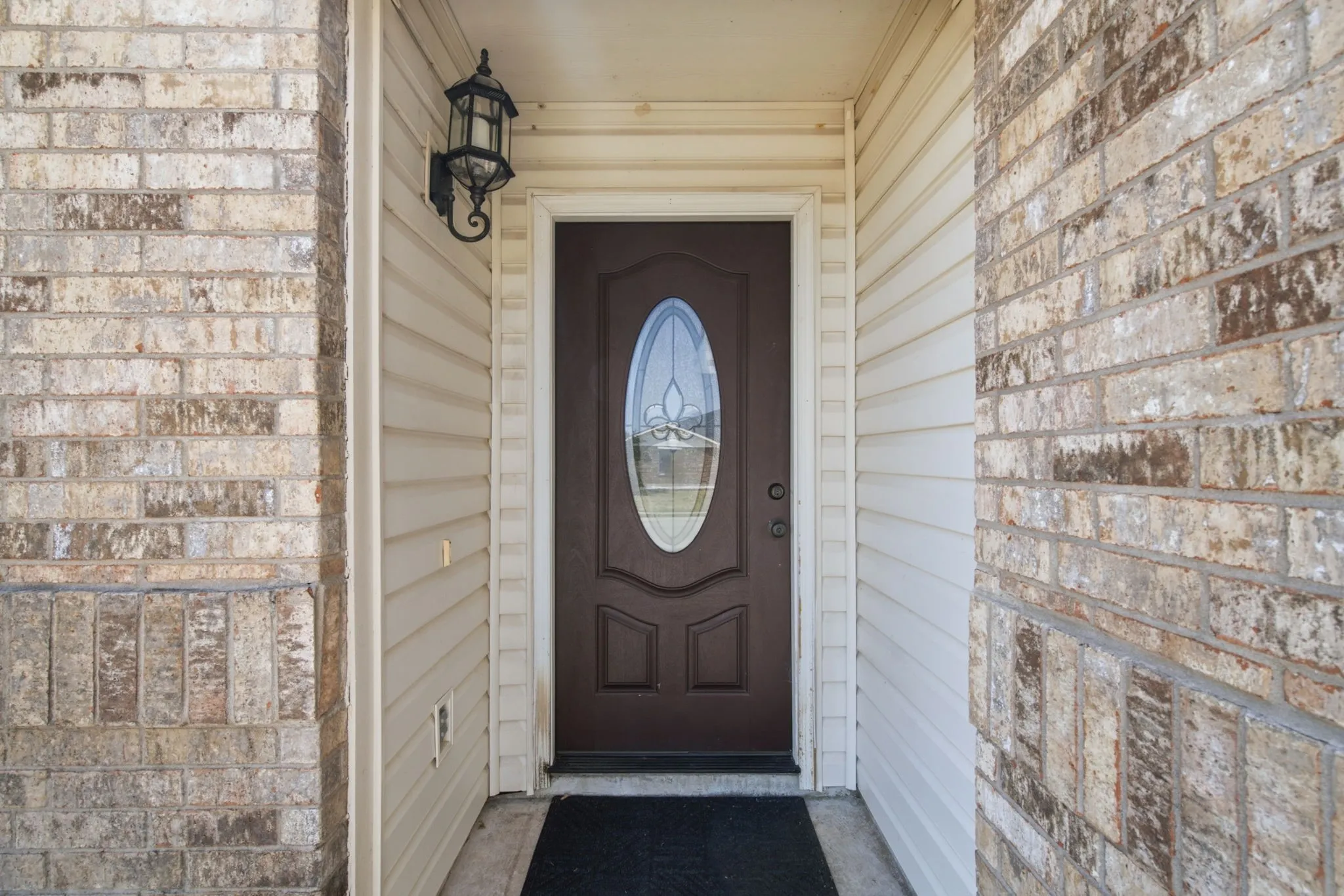 Single Family Residence For Sale in Denton County , 300 Deer Run Drive, Sanger, Texas 76266, 3 Bedroom, 2 Bathroom, 2 Garage spaces, 1,216 Sqft, built in 2004, mls#21363895, Real Estate Agent in Sanger, Homes For Sale in Denton county, Homes For Sale in Sanger, Realtor in Sanger Texas, Real Estate Brokerage Independent Realty Texas, Luminita Cordes Realtor
