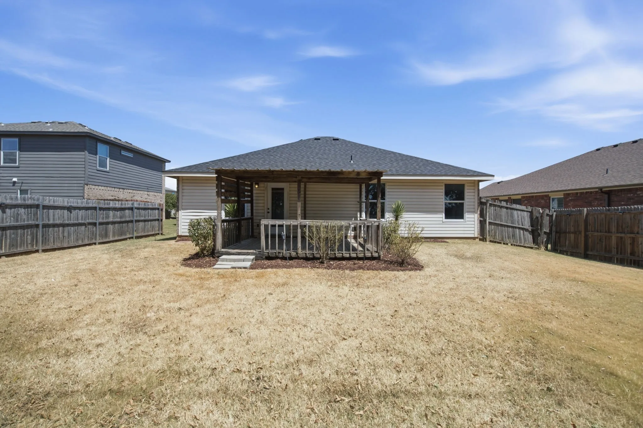 Single Family Residence For Sale in Denton County , 300 Deer Run Drive, Sanger, Texas 76266, 3 Bedroom, 2 Bathroom, 2 Garage spaces, 1,216 Sqft, built in 2004, mls#21363895, Real Estate Agent in Sanger, Homes For Sale in Denton county, Homes For Sale in Sanger, Realtor in Sanger Texas, Real Estate Brokerage Independent Realty Texas, Luminita Cordes Realtor