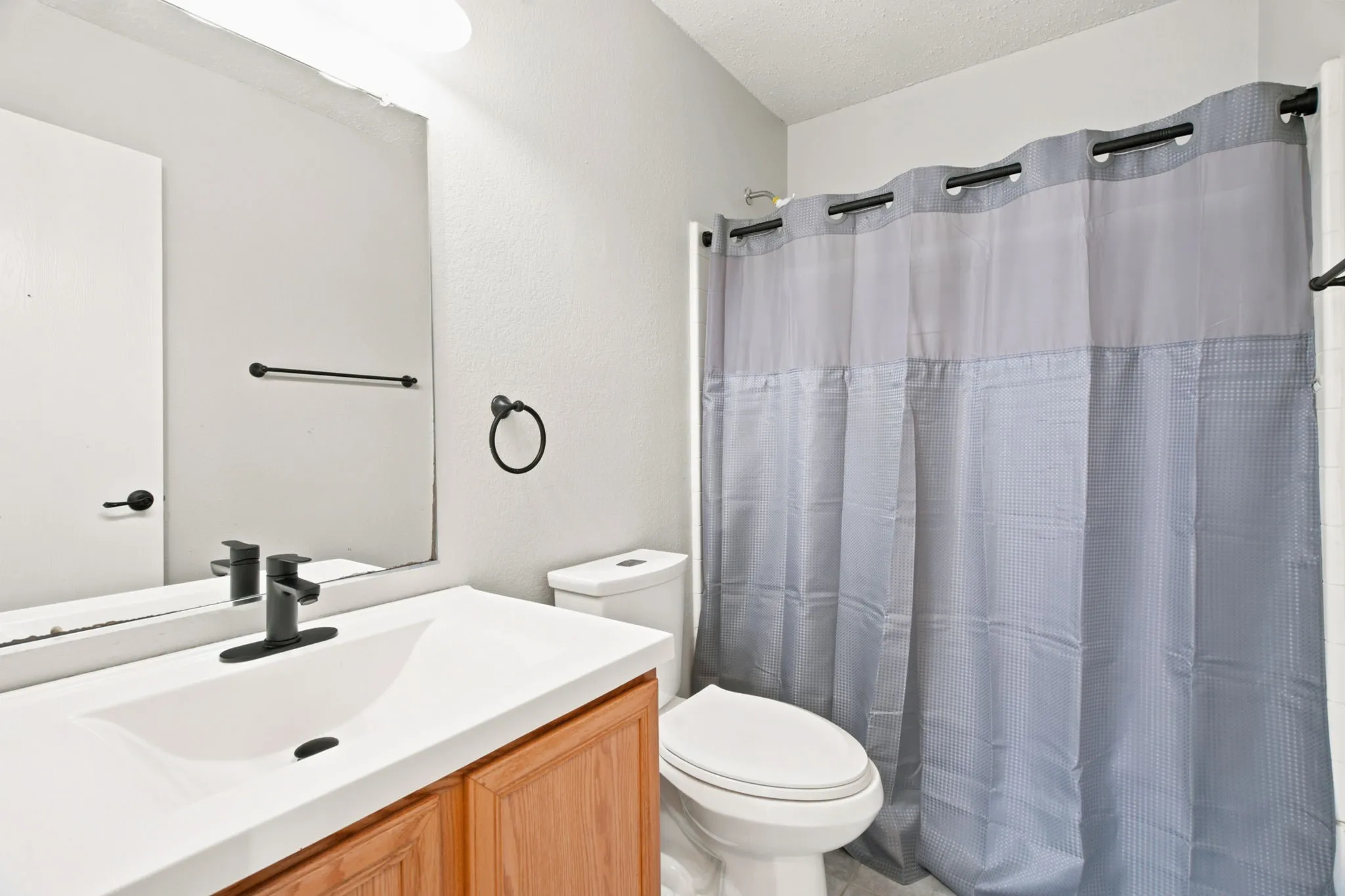 Single Family Residence For Sale in Denton County , 300 Deer Run Drive, Sanger, Texas 76266, 3 Bedroom, 2 Bathroom, 2 Garage spaces, 1,216 Sqft, built in 2004, mls#21363895, Real Estate Agent in Sanger, Homes For Sale in Denton county, Homes For Sale in Sanger, Realtor in Sanger Texas, Real Estate Brokerage Independent Realty Texas, Luminita Cordes Realtor