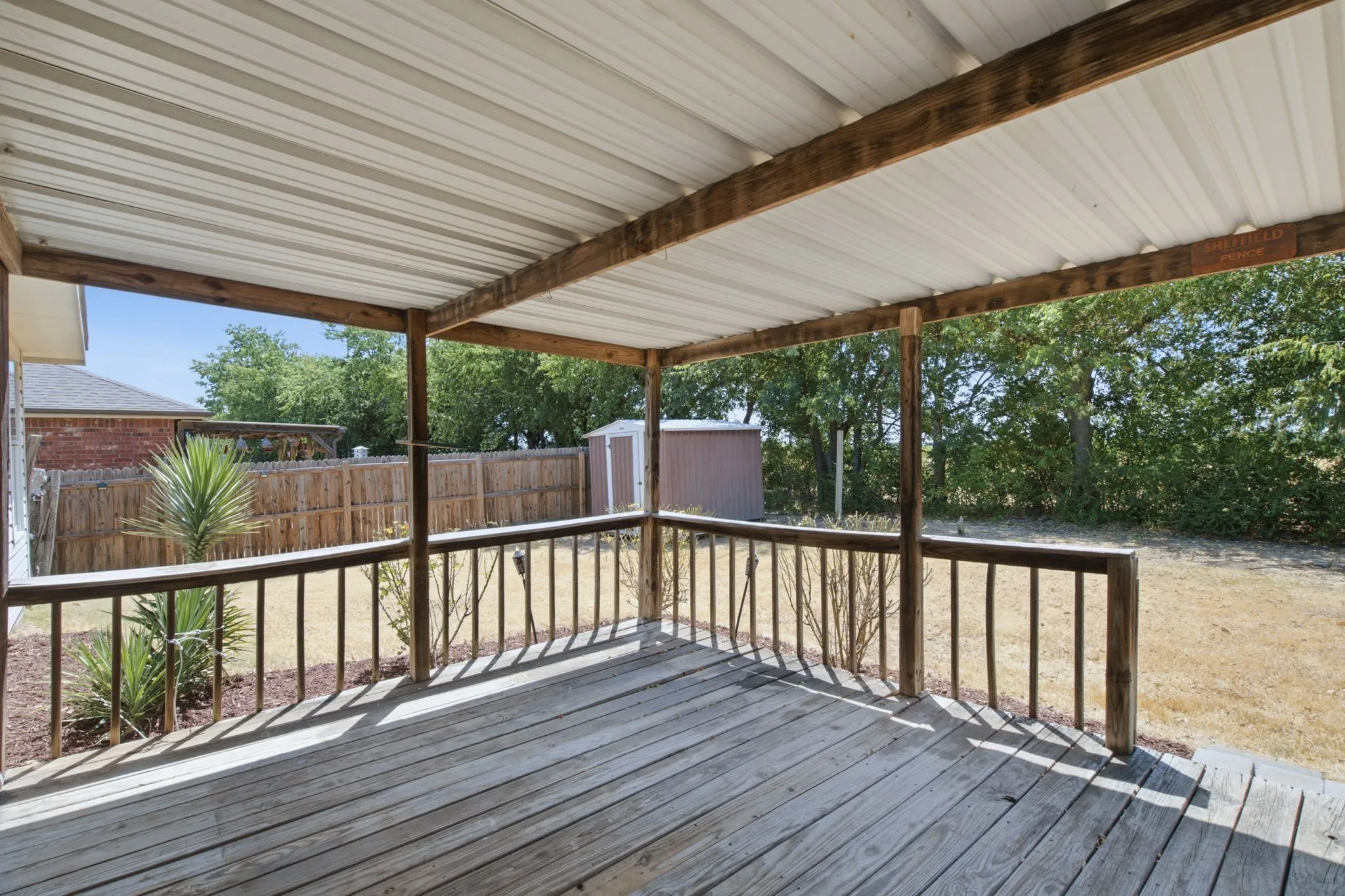 Single Family Residence For Sale in Denton County , 300 Deer Run Drive, Sanger, Texas 76266, 3 Bedroom, 2 Bathroom, 2 Garage spaces, 1,216 Sqft, built in 2004, mls#21363895, Real Estate Agent in Sanger, Homes For Sale in Denton county, Homes For Sale in Sanger, Realtor in Sanger Texas, Real Estate Brokerage Independent Realty Texas, Luminita Cordes Realtor