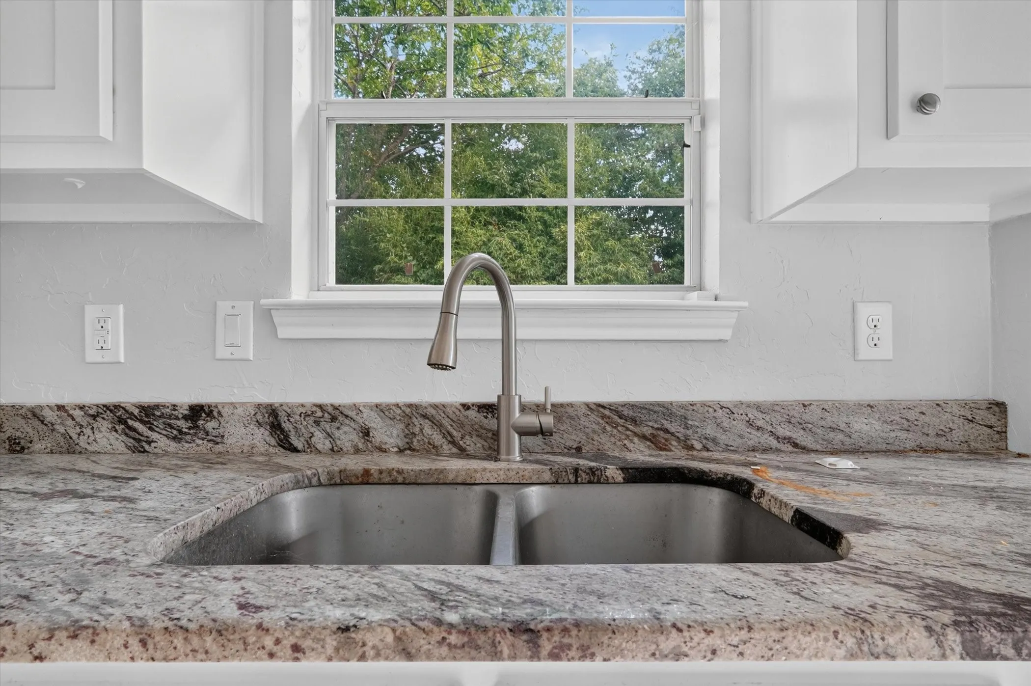 Single Family Residence For Rent in Hunt County , 4102 Gordon Street, Greenville, Texas 75401, 3 Bedroom, 2 Bathroom, 1 Garage spaces, 1,296 Sqft, built in 2021, mls#21363963, Real Estate Agent in Greenville, Homes For Rent in Hunt county, Homes For Rent in Greenville, Realtor in Greenville Texas, Real Estate Brokerage Independent Realty Texas, Luminita Cordes Realtor
