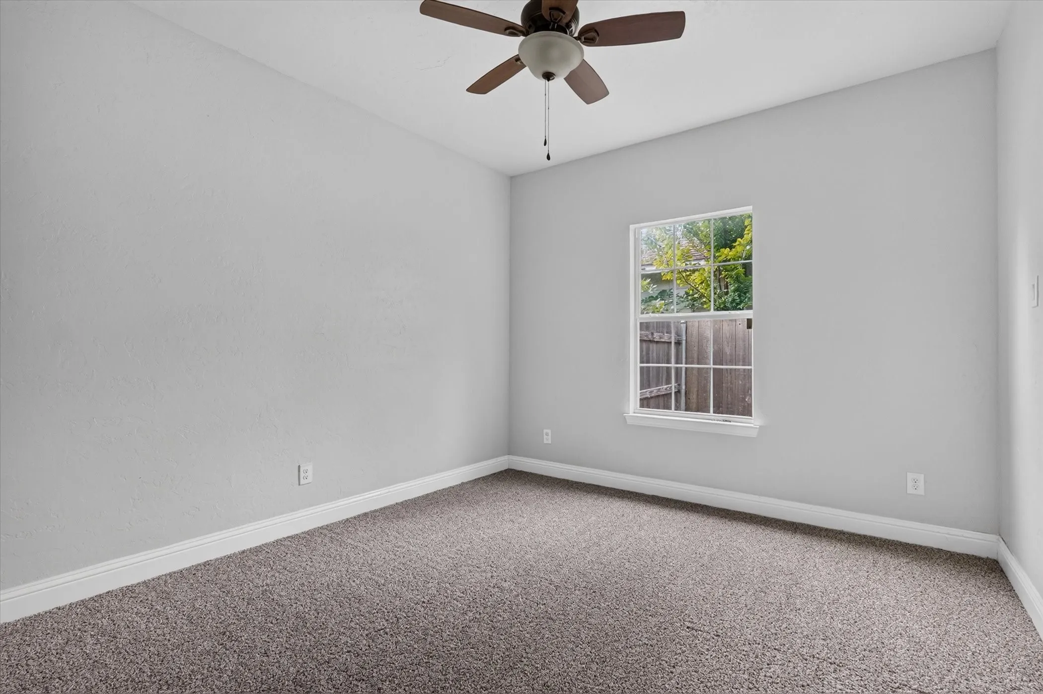 Single Family Residence For Rent in Hunt County , 4102 Gordon Street, Greenville, Texas 75401, 3 Bedroom, 2 Bathroom, 1 Garage spaces, 1,296 Sqft, built in 2021, mls#21363963, Real Estate Agent in Greenville, Homes For Rent in Hunt county, Homes For Rent in Greenville, Realtor in Greenville Texas, Real Estate Brokerage Independent Realty Texas, Luminita Cordes Realtor