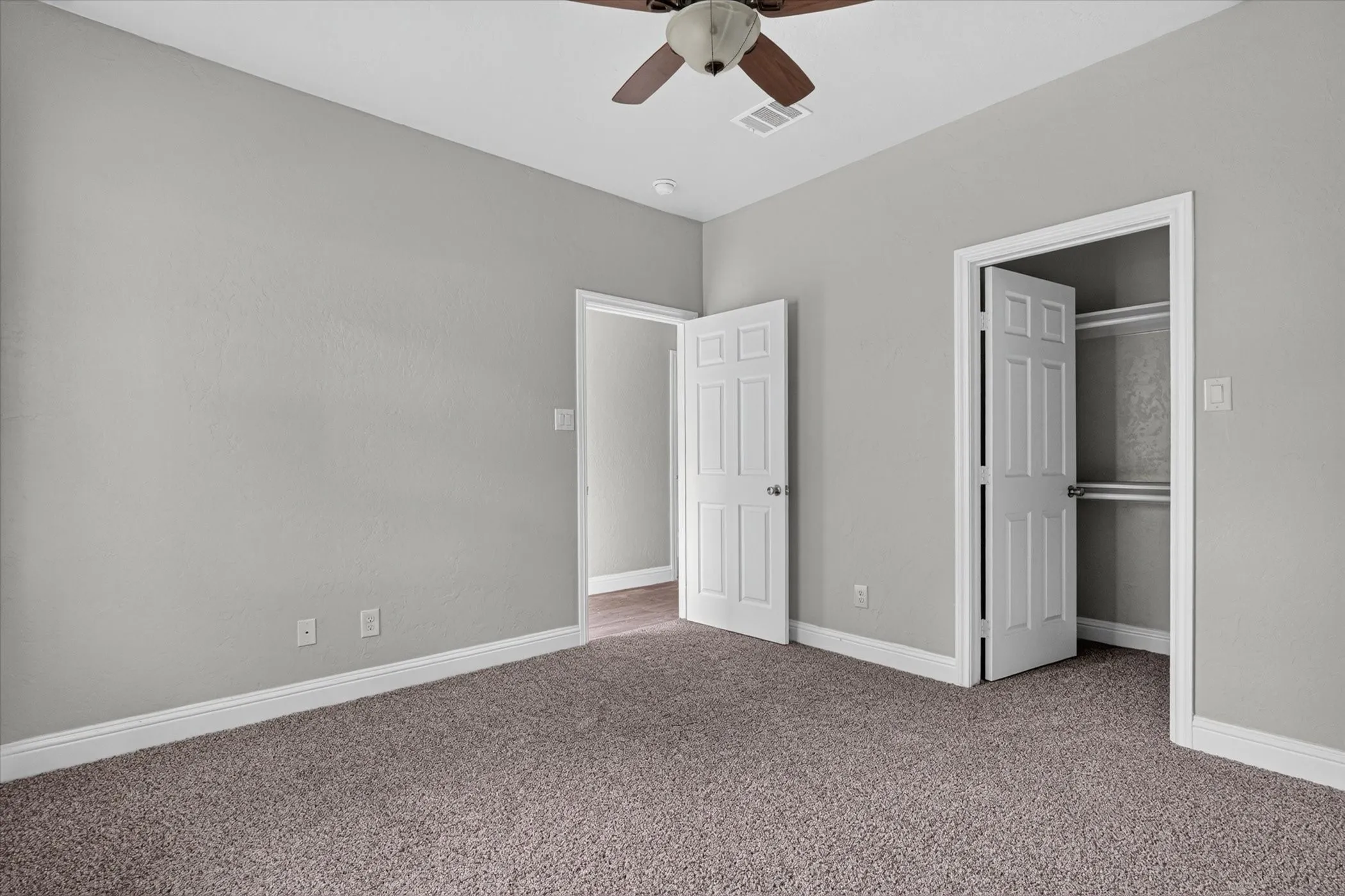 Single Family Residence For Rent in Hunt County , 4102 Gordon Street, Greenville, Texas 75401, 3 Bedroom, 2 Bathroom, 1 Garage spaces, 1,296 Sqft, built in 2021, mls#21363963, Real Estate Agent in Greenville, Homes For Rent in Hunt county, Homes For Rent in Greenville, Realtor in Greenville Texas, Real Estate Brokerage Independent Realty Texas, Luminita Cordes Realtor