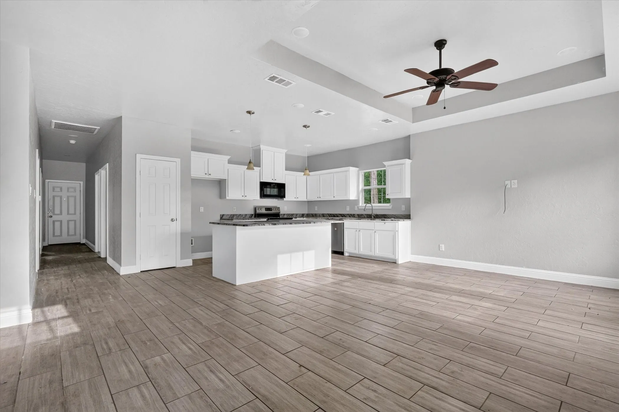 Single Family Residence For Rent in Hunt County , 4102 Gordon Street, Greenville, Texas 75401, 3 Bedroom, 2 Bathroom, 1 Garage spaces, 1,296 Sqft, built in 2021, mls#21363963, Real Estate Agent in Greenville, Homes For Rent in Hunt county, Homes For Rent in Greenville, Realtor in Greenville Texas, Real Estate Brokerage Independent Realty Texas, Luminita Cordes Realtor
