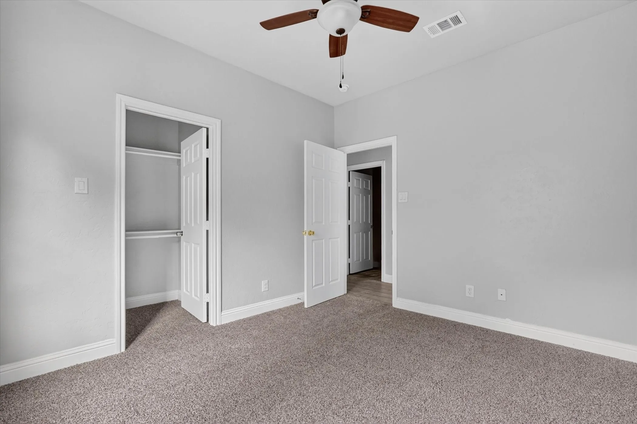 Single Family Residence For Rent in Hunt County , 4102 Gordon Street, Greenville, Texas 75401, 3 Bedroom, 2 Bathroom, 1 Garage spaces, 1,296 Sqft, built in 2021, mls#21363963, Real Estate Agent in Greenville, Homes For Rent in Hunt county, Homes For Rent in Greenville, Realtor in Greenville Texas, Real Estate Brokerage Independent Realty Texas, Luminita Cordes Realtor