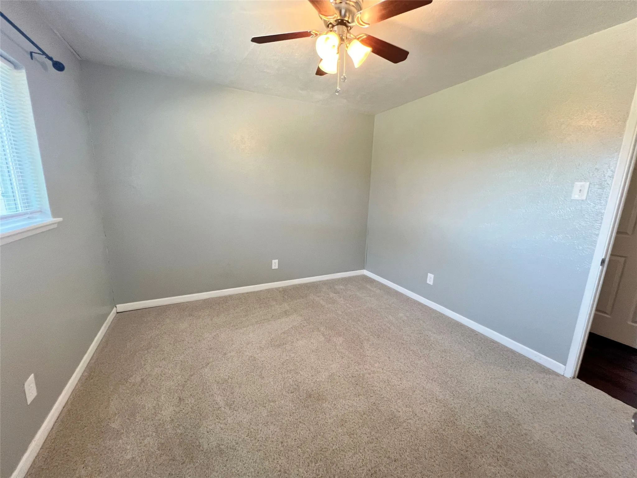 Single Family Residence For Rent in Denton County , 3100 Chestnut Road, Carrollton, Texas 75007, 3 Bedroom, 2 Bathroom, 2 Garage spaces, 1,896 Sqft, built in 1974, mls#21363967, Real Estate Agent in Carrollton, Homes For Rent in Denton county, Homes For Rent in Carrollton, Realtor in Carrollton Texas, Real Estate Brokerage Independent Realty Texas, Luminita Cordes Realtor