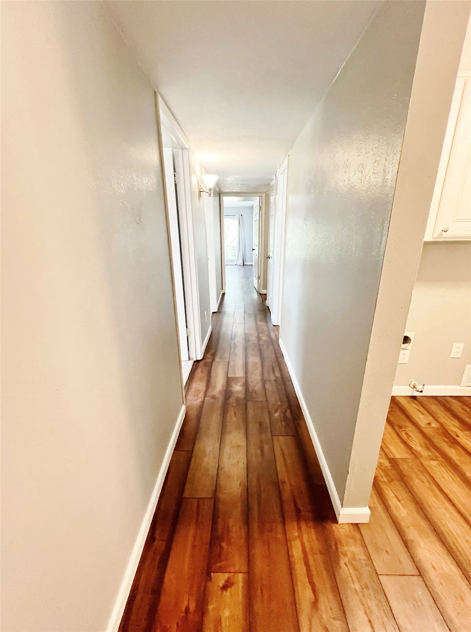 Single Family Residence For Rent in Denton County , 3100 Chestnut Road, Carrollton, Texas 75007, 3 Bedroom, 2 Bathroom, 2 Garage spaces, 1,896 Sqft, built in 1974, mls#21363967, Real Estate Agent in Carrollton, Homes For Rent in Denton county, Homes For Rent in Carrollton, Realtor in Carrollton Texas, Real Estate Brokerage Independent Realty Texas, Luminita Cordes Realtor