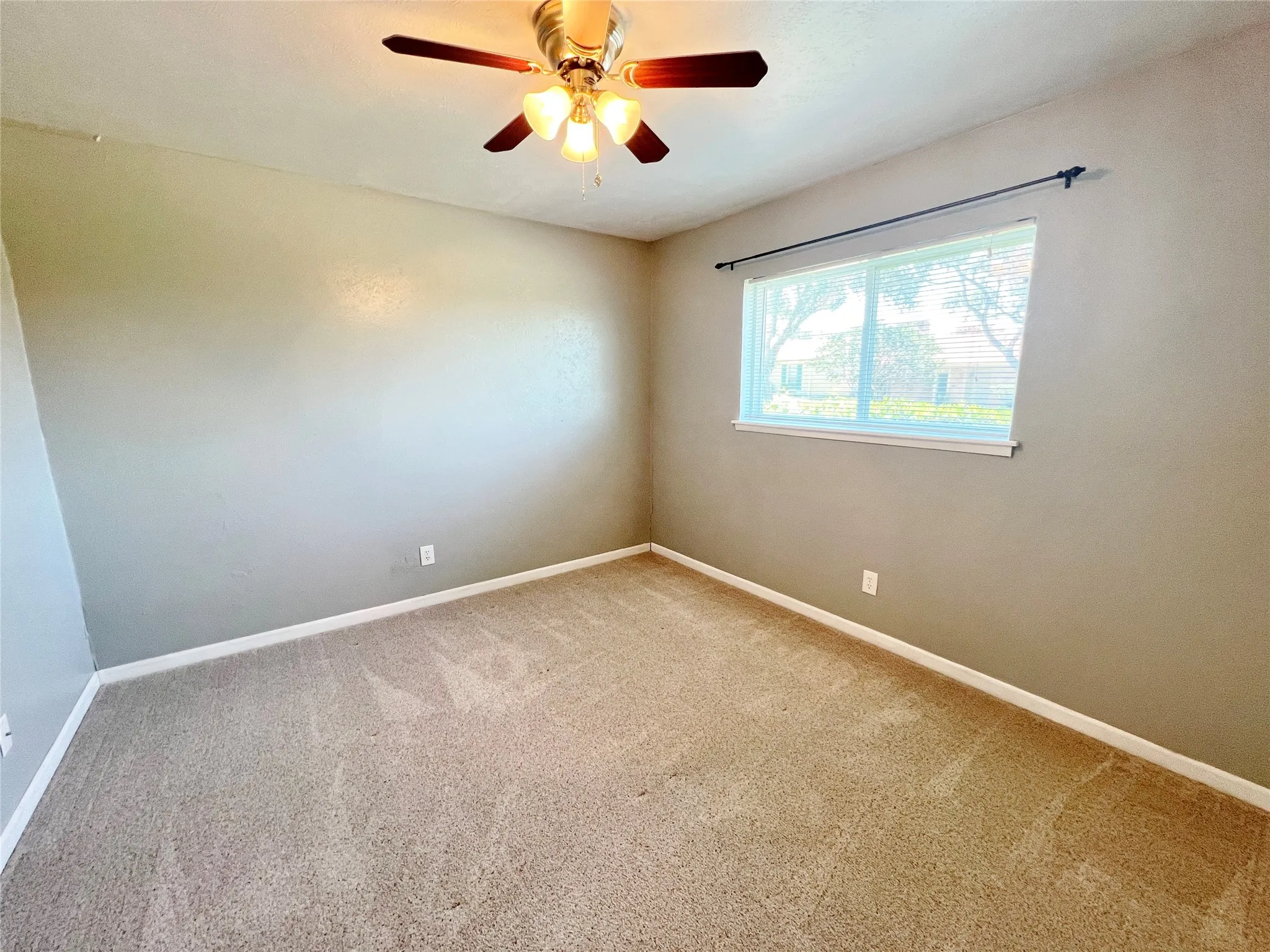 Single Family Residence For Rent in Denton County , 3100 Chestnut Road, Carrollton, Texas 75007, 3 Bedroom, 2 Bathroom, 2 Garage spaces, 1,896 Sqft, built in 1974, mls#21363967, Real Estate Agent in Carrollton, Homes For Rent in Denton county, Homes For Rent in Carrollton, Realtor in Carrollton Texas, Real Estate Brokerage Independent Realty Texas, Luminita Cordes Realtor