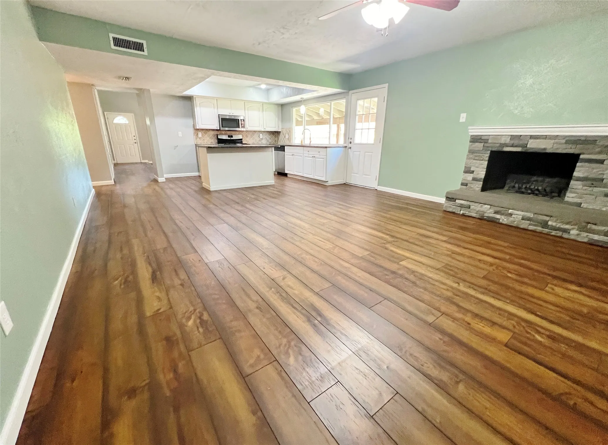 Single Family Residence For Rent in Denton County , 3100 Chestnut Road, Carrollton, Texas 75007, 3 Bedroom, 2 Bathroom, 2 Garage spaces, 1,896 Sqft, built in 1974, mls#21363967, Real Estate Agent in Carrollton, Homes For Rent in Denton county, Homes For Rent in Carrollton, Realtor in Carrollton Texas, Real Estate Brokerage Independent Realty Texas, Luminita Cordes Realtor