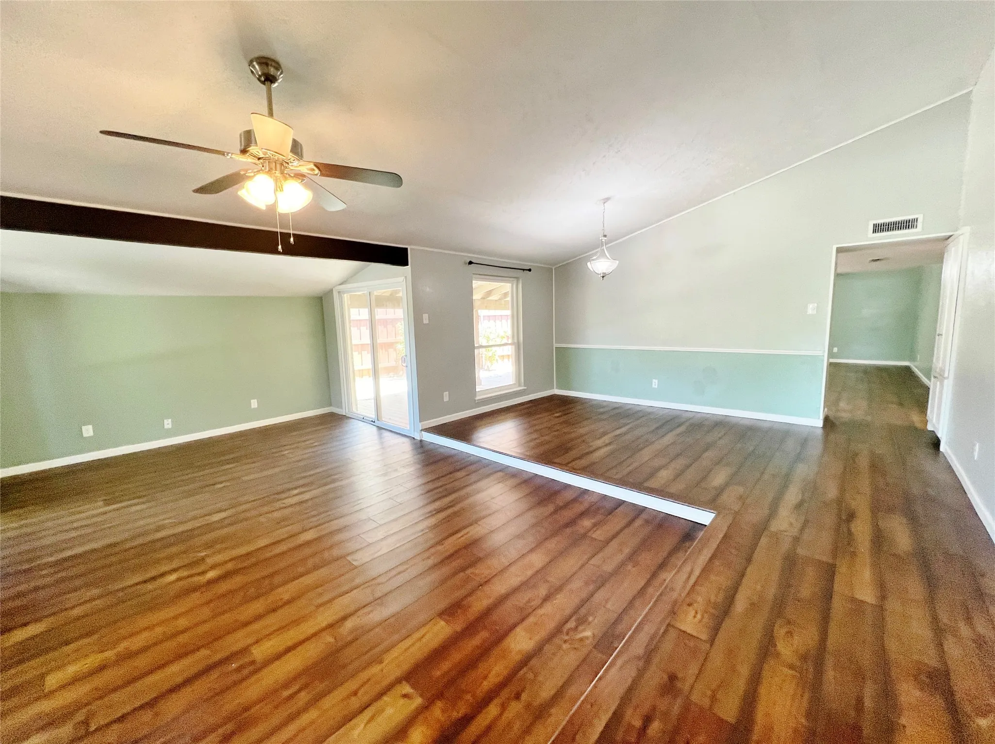 Single Family Residence For Rent in Denton County , 3100 Chestnut Road, Carrollton, Texas 75007, 3 Bedroom, 2 Bathroom, 2 Garage spaces, 1,896 Sqft, built in 1974, mls#21363967, Real Estate Agent in Carrollton, Homes For Rent in Denton county, Homes For Rent in Carrollton, Realtor in Carrollton Texas, Real Estate Brokerage Independent Realty Texas, Luminita Cordes Realtor