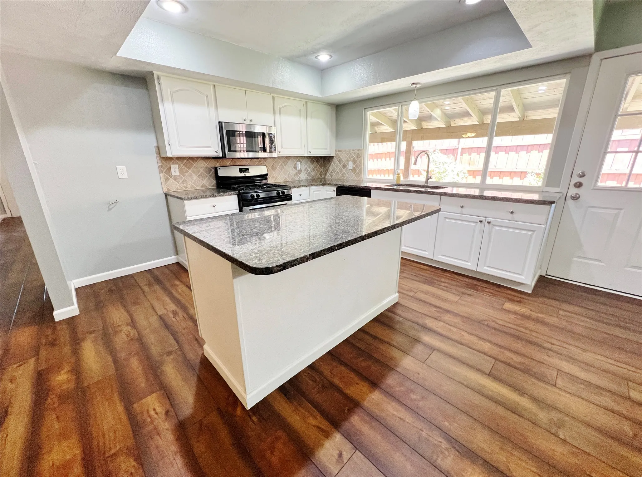 Single Family Residence For Rent in Denton County , 3100 Chestnut Road, Carrollton, Texas 75007, 3 Bedroom, 2 Bathroom, 2 Garage spaces, 1,896 Sqft, built in 1974, mls#21363967, Real Estate Agent in Carrollton, Homes For Rent in Denton county, Homes For Rent in Carrollton, Realtor in Carrollton Texas, Real Estate Brokerage Independent Realty Texas, Luminita Cordes Realtor
